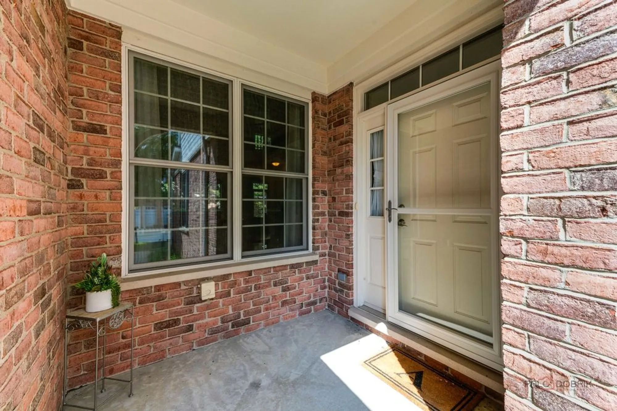 Property Slideshow image 3 of 36 | 1834 torrey pkwy, Libertyville, IL, 60048