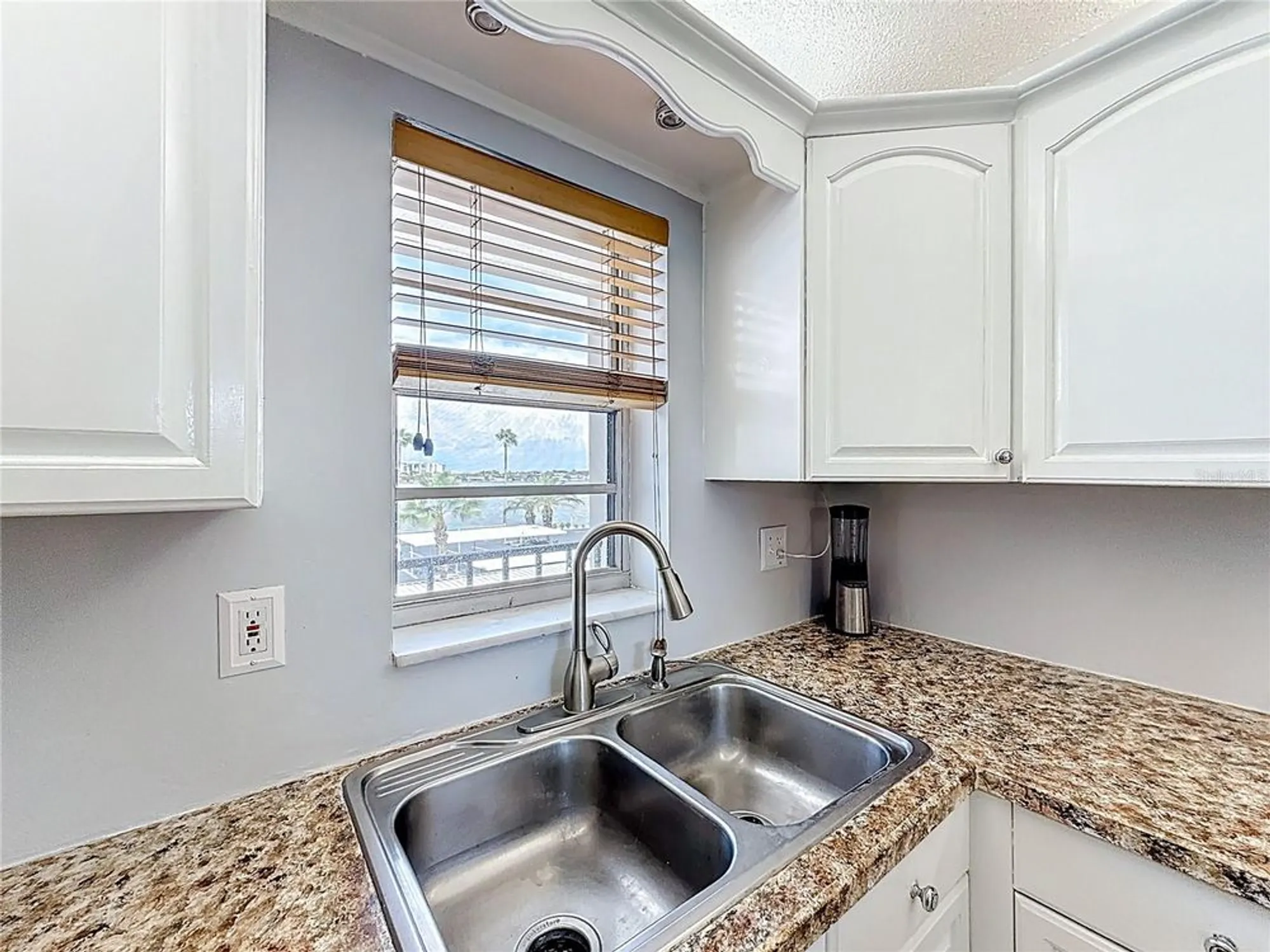 Property Slideshow image 11 of 62 | 7625 sun island dr 307, South Pasadena, FL, 33707