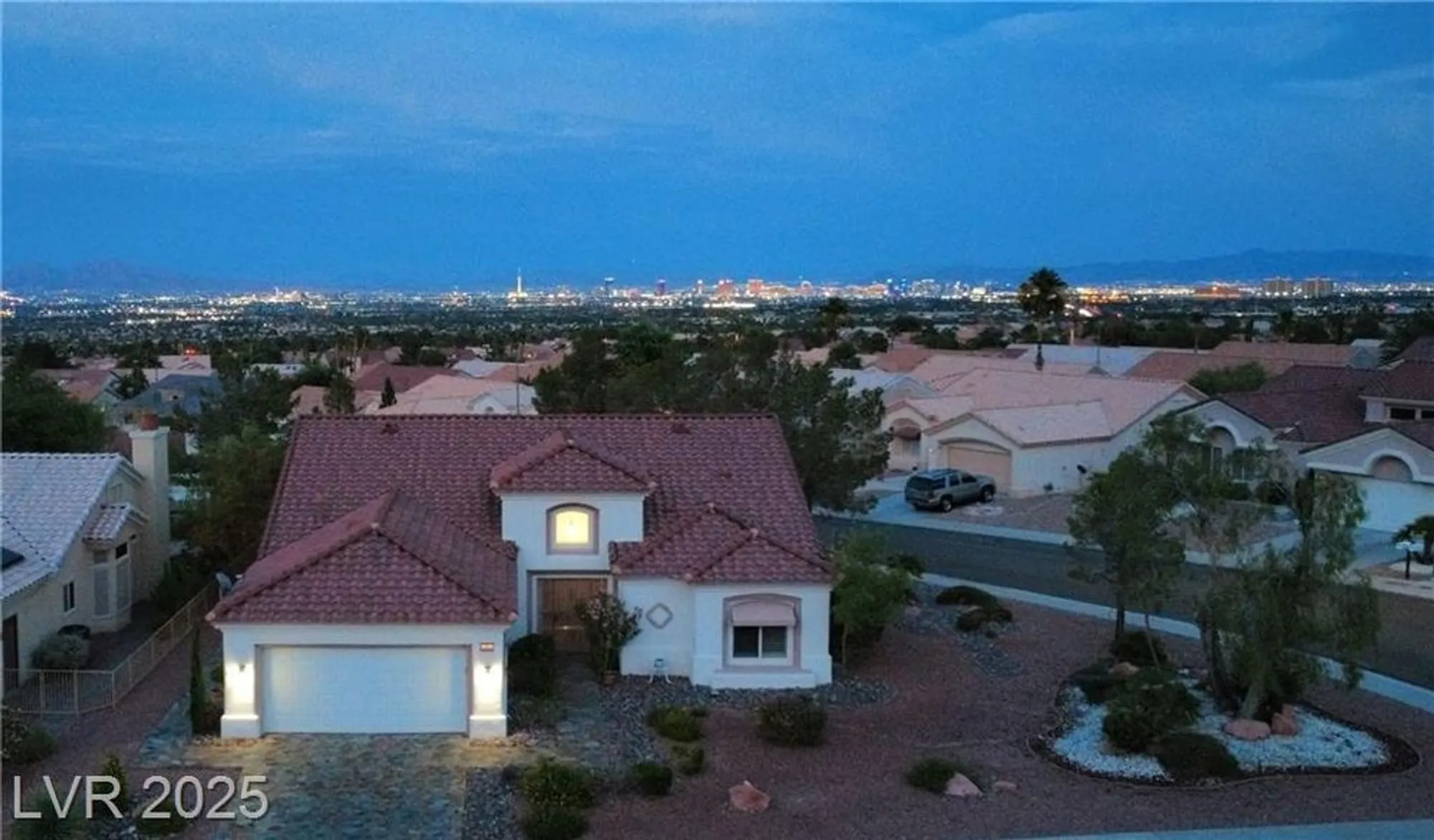 Property Slideshow image 1 of 34 | 2524 banora point dr, Las Vegas, NV, 89134