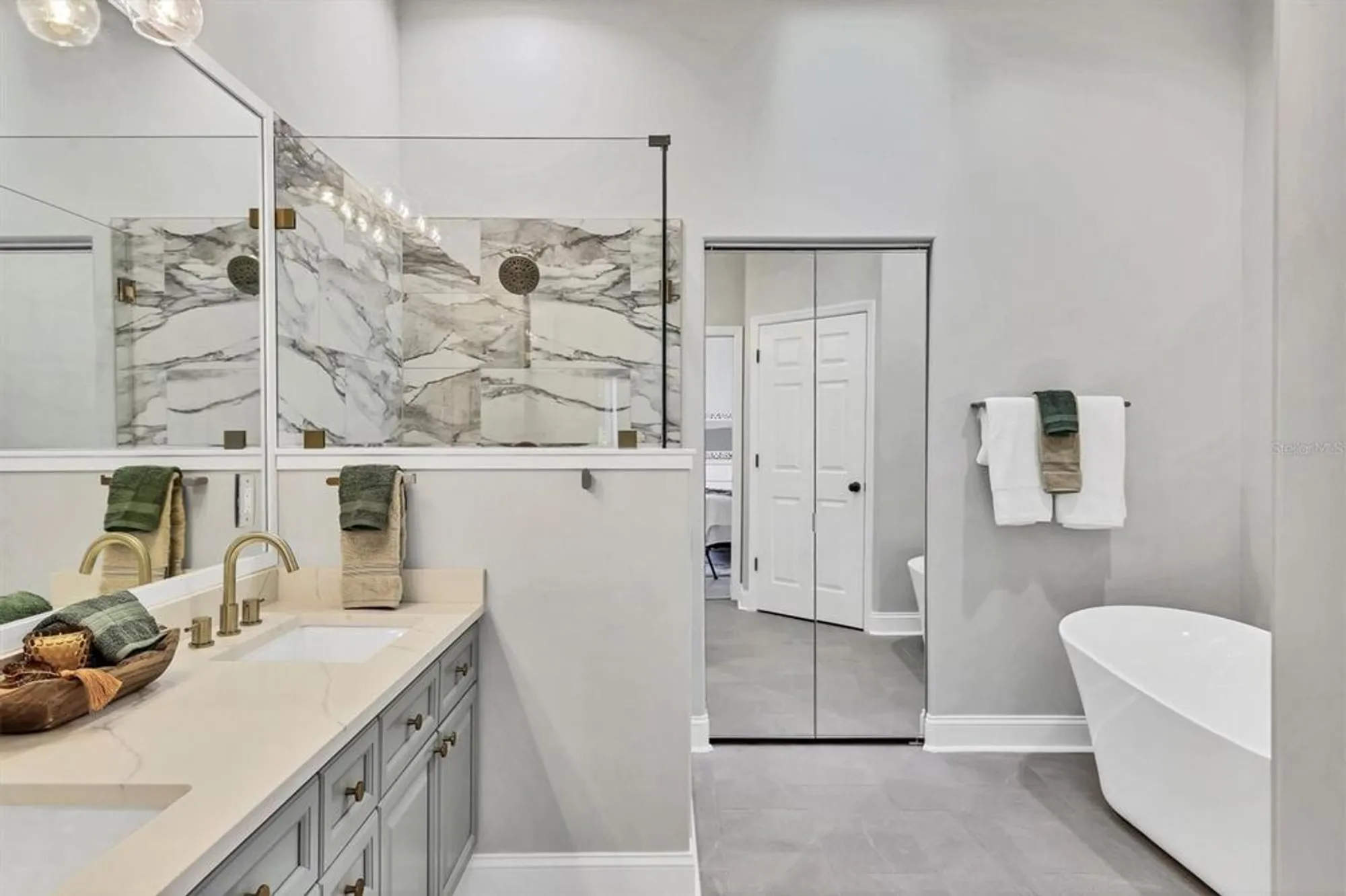 Property Slideshow image 27 of 71 | 1703 starling dr # 1703, Sarasota, FL, 34231