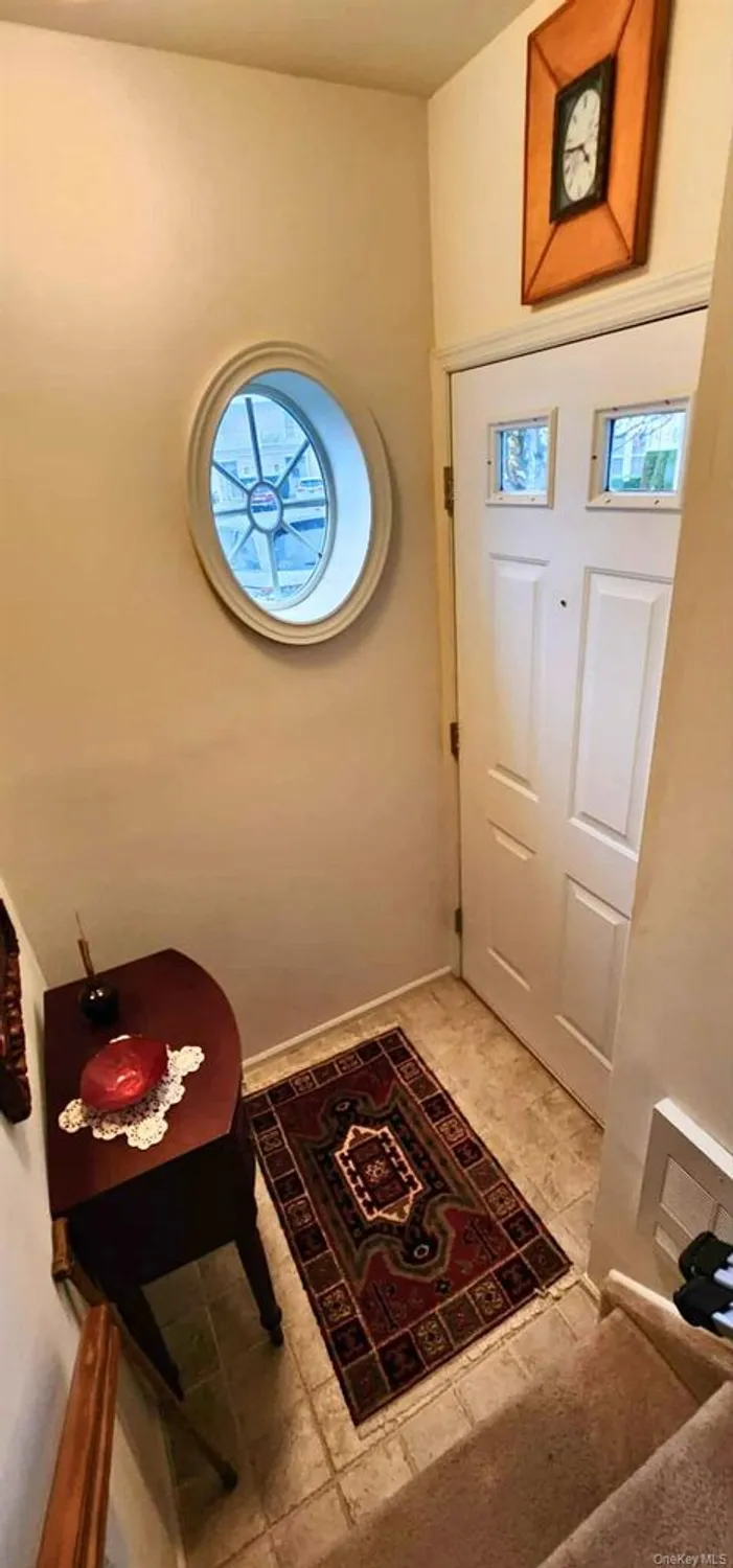 Property Slideshow image 22 of 25 | 512 narragansett villas dr, Lindenhurst, NY, 11757