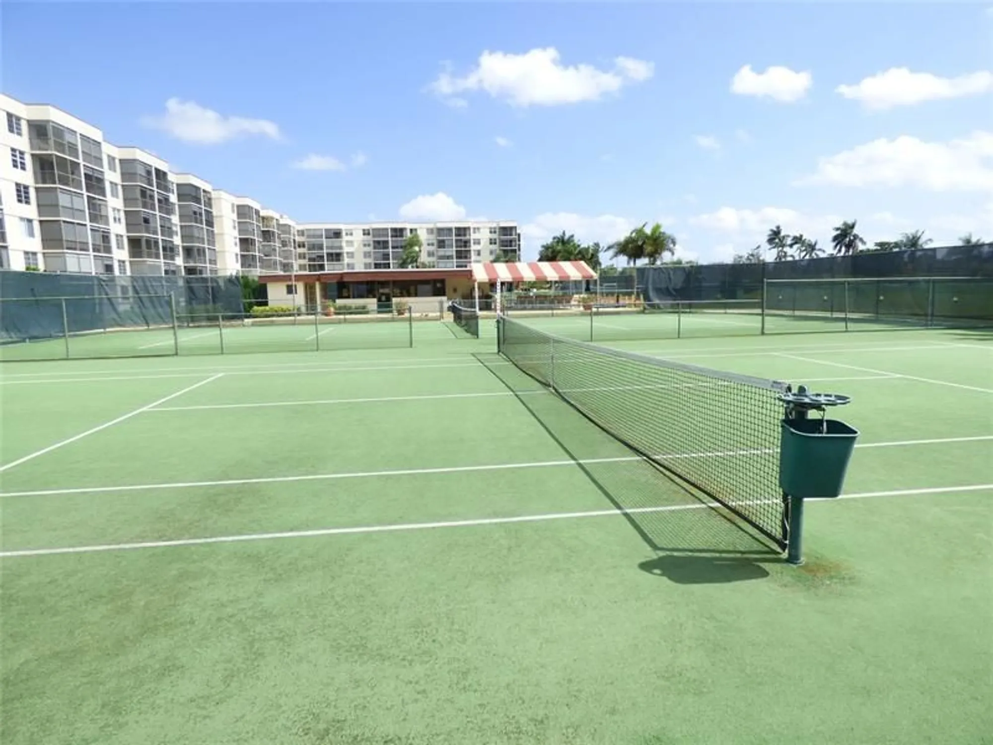Property Slideshow image 16 of 17 | 700 s hollybrook dr apt 104, Pembroke Pines, FL, 33025