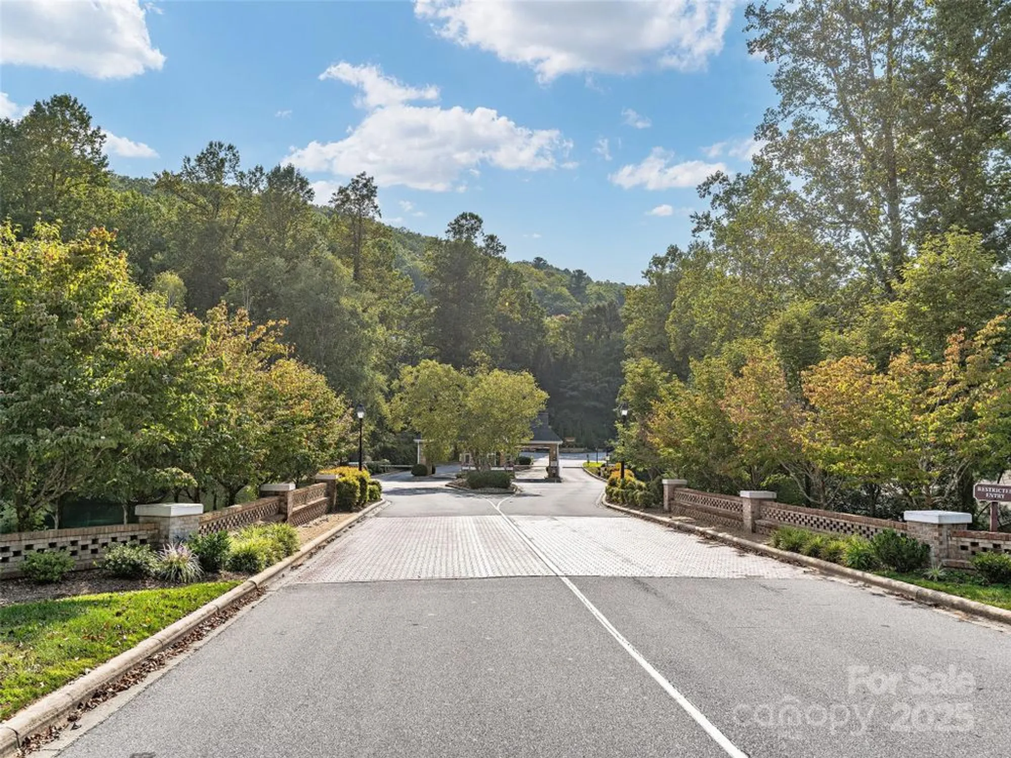 Property Slideshow image 34 of 35 | 54 deep valley ln, Hendersonville, NC, 28791