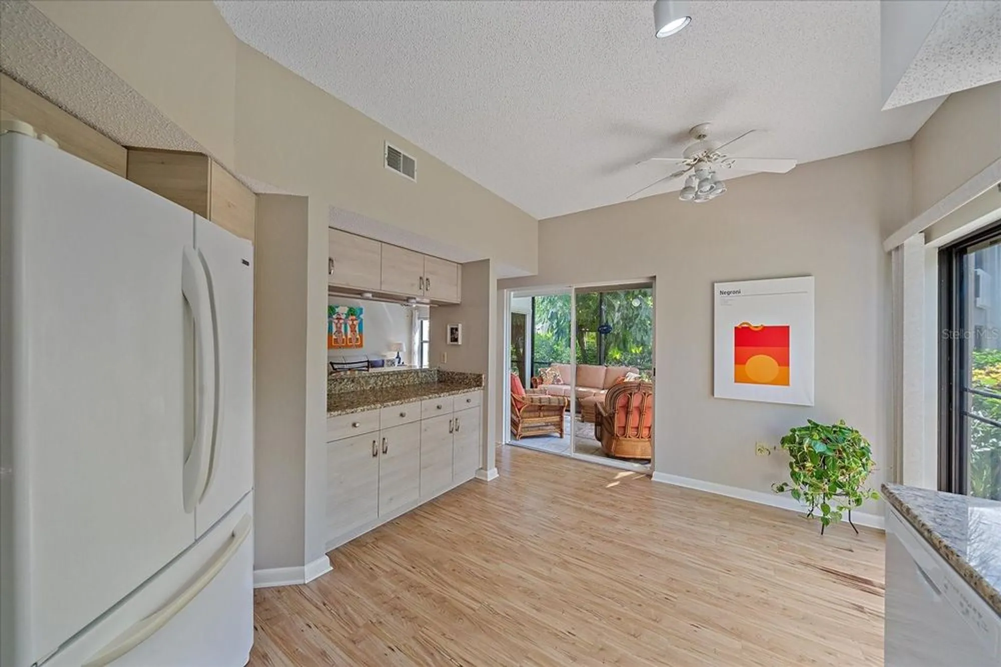 Property Slideshow image 15 of 39 | 1612 starling dr # 101, Sarasota, FL, 34231