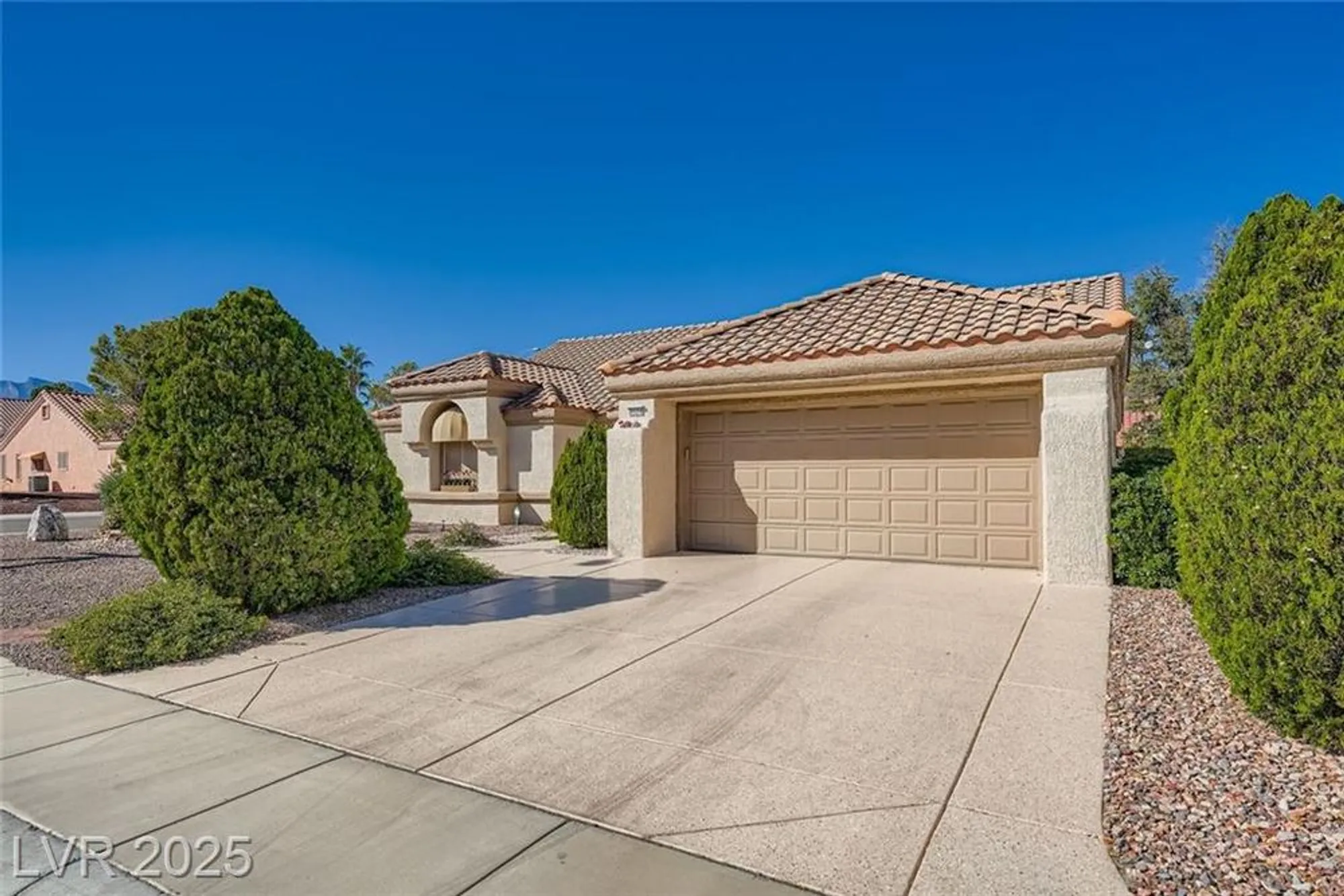 Property Slideshow image 2 of 38 | 8524 gull dr, Las Vegas, NV, 89134