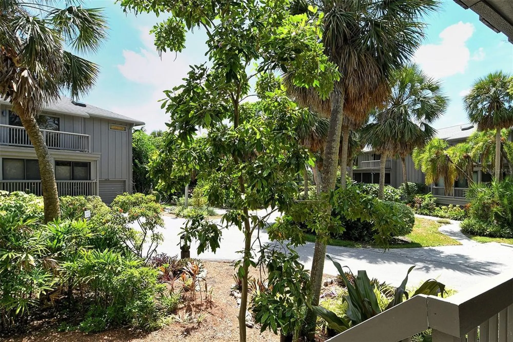 Property Slideshow image 44 of 84 | 1473 landings cir # 44, Sarasota, FL, 34231