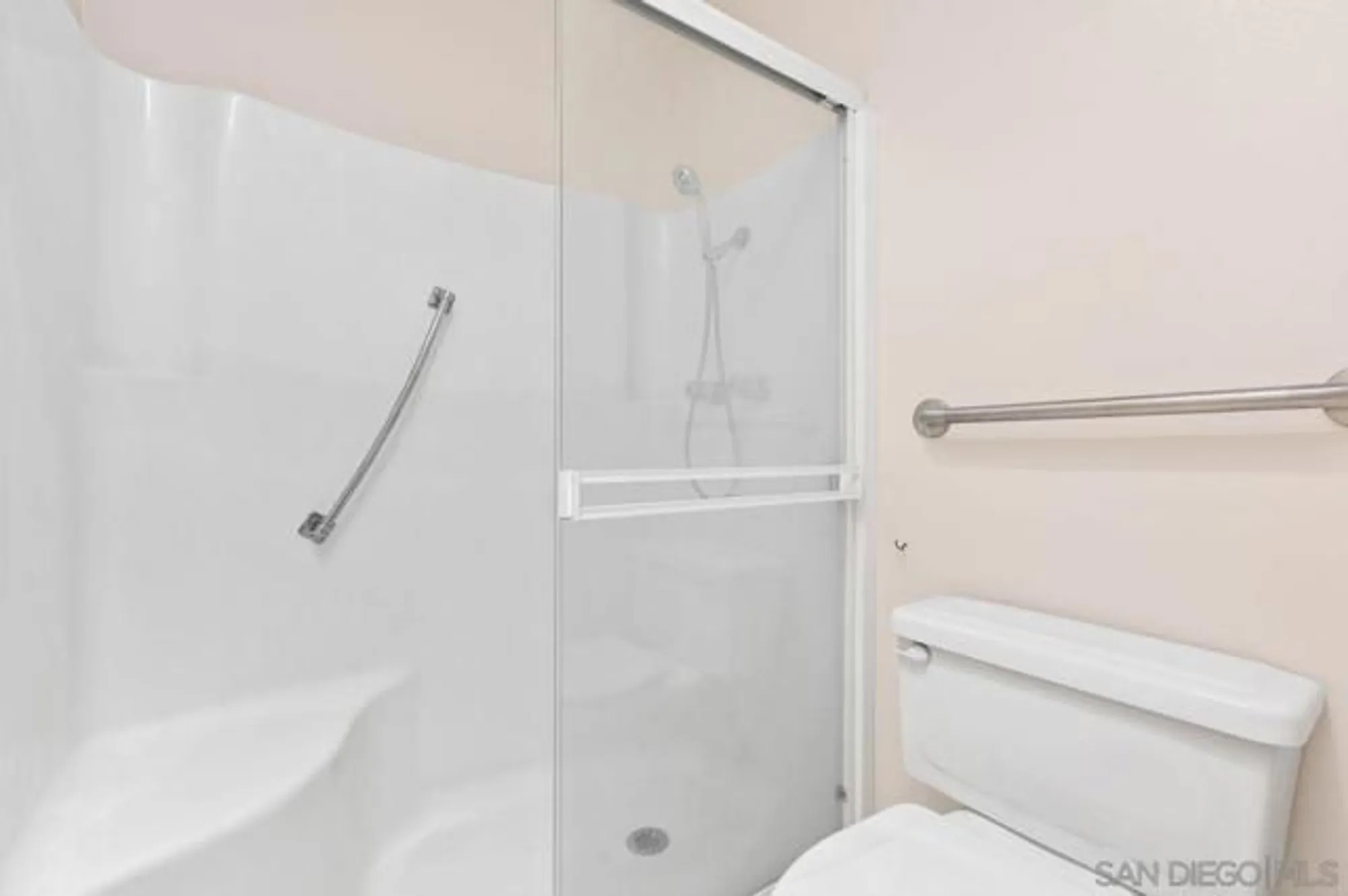 Property Slideshow image 34 of 39 | 17465 plaza animado 147, San Diego, CA, 92128
