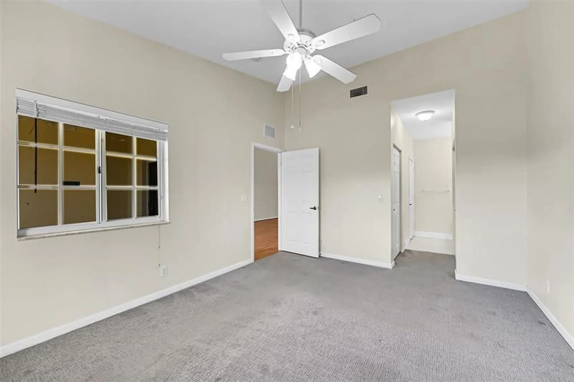 Property Slideshow image 9 of 36 | 9815 galleon dr, West Palm Beach, FL, 33411