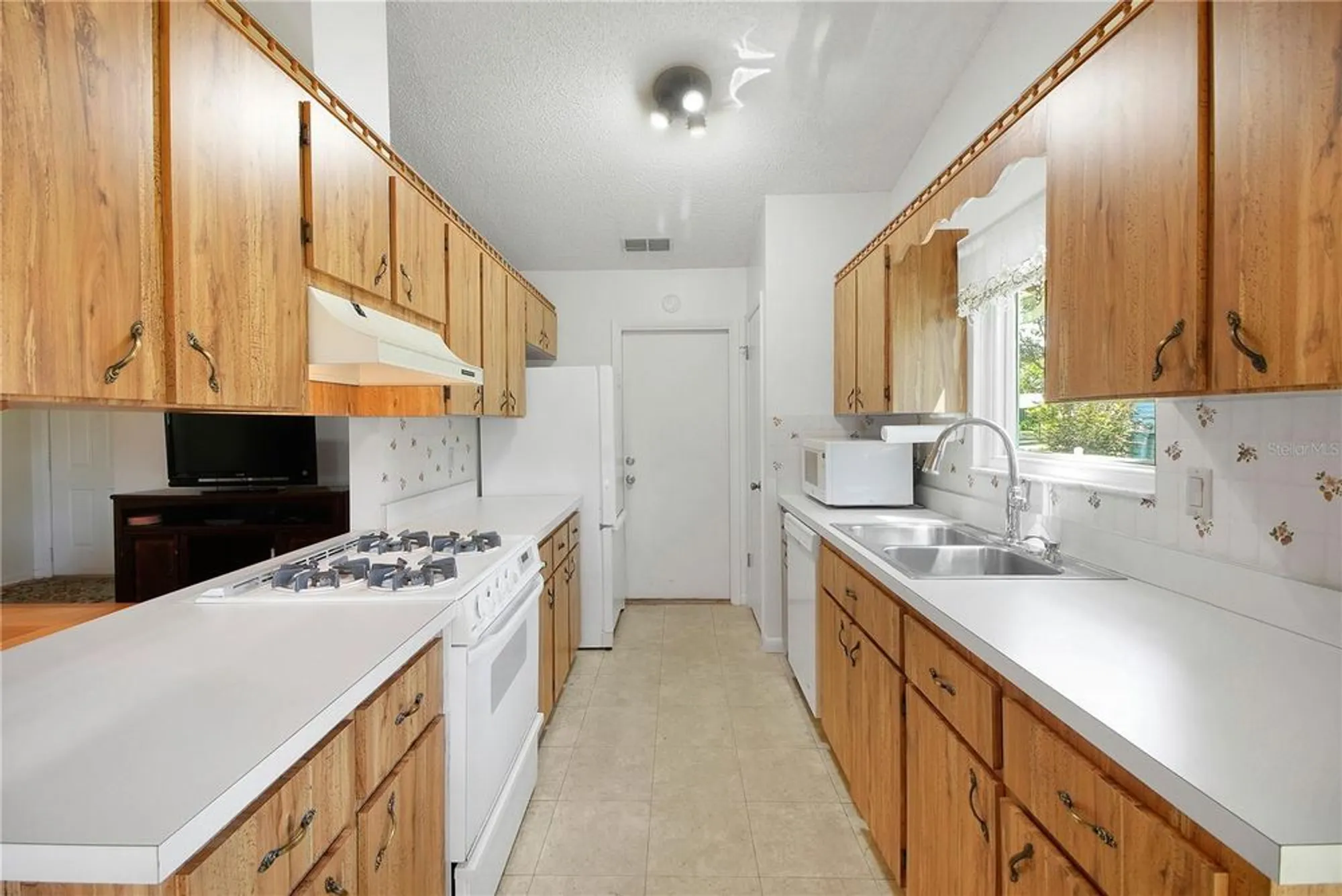 Property Slideshow image 24 of 63 | 610 fannich ct, Leesburg, FL, 34788