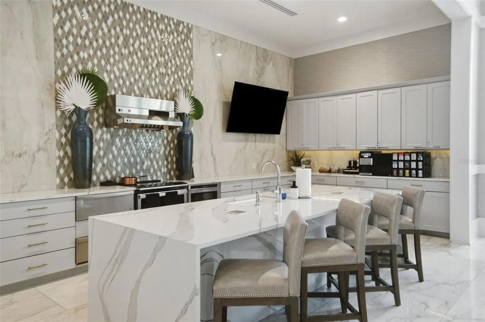 Property Slideshow image 58 of 71 | 5027 kiva cir, Bradenton, FL, 34211