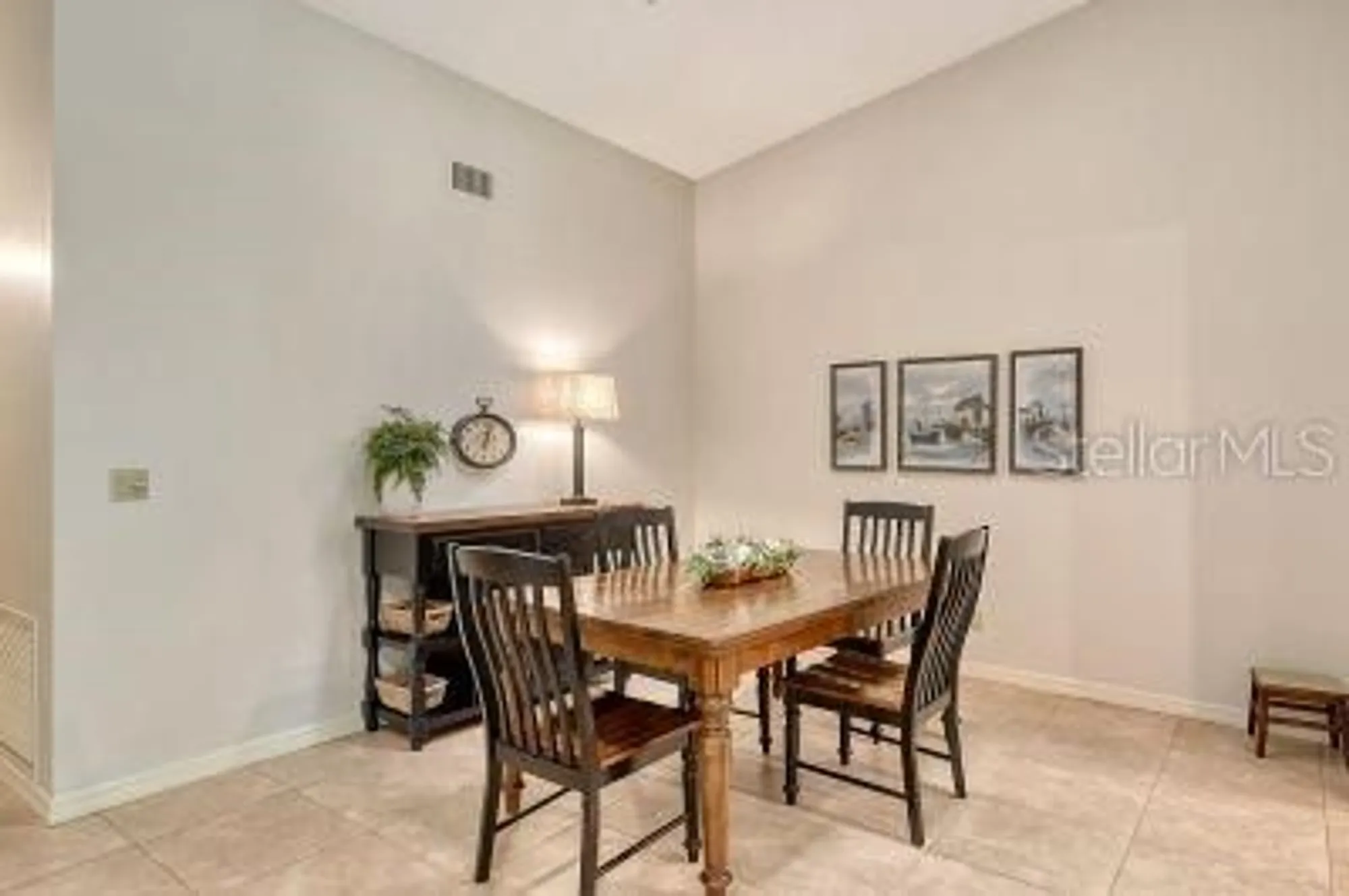 Property Slideshow image 15 of 28 | 3954 wilshire cir e # 165, Sarasota, FL, 34238