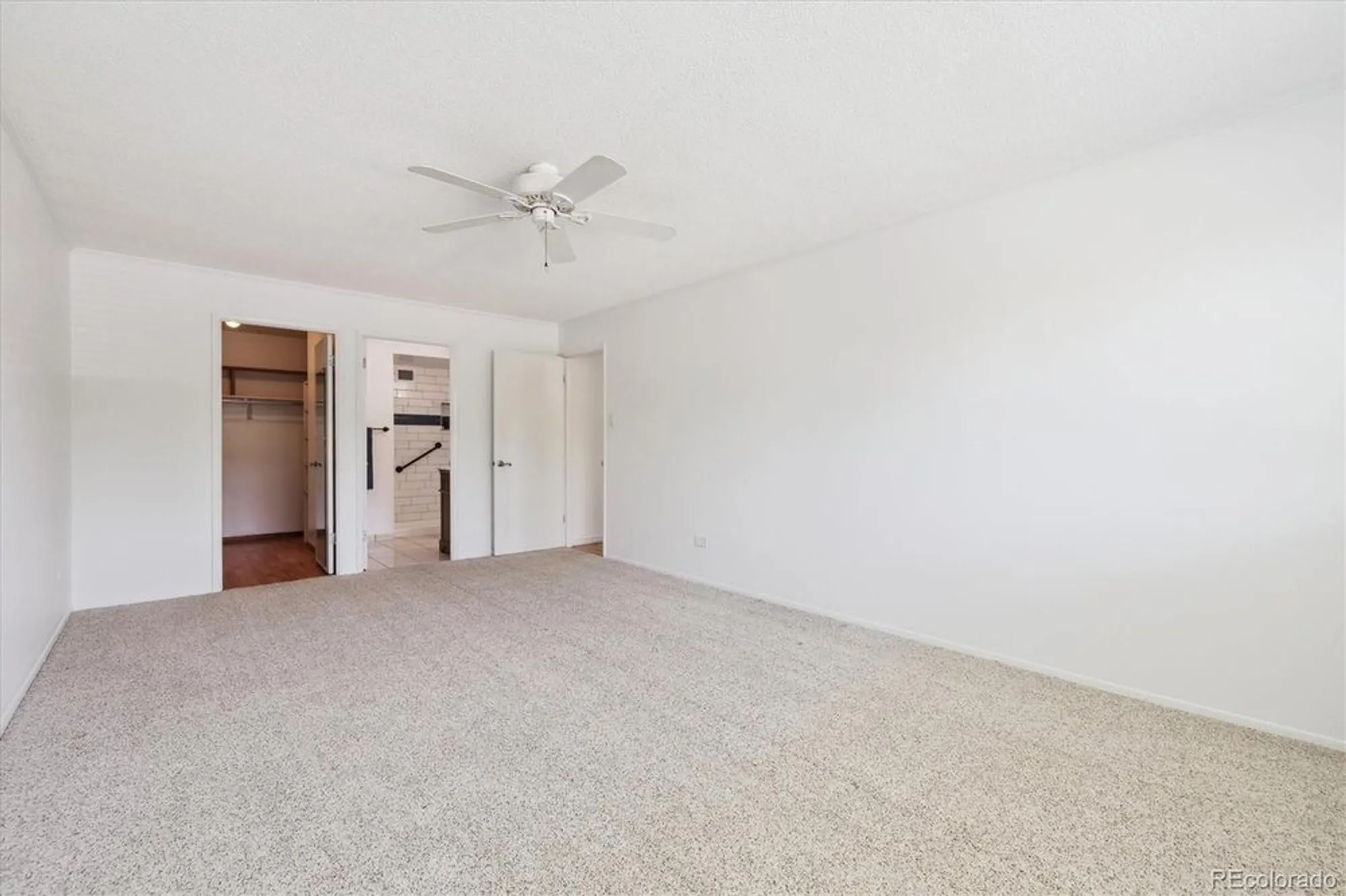 Property Slideshow image 13 of 50 | 660 s alton way 3b, Denver, CO, 80247