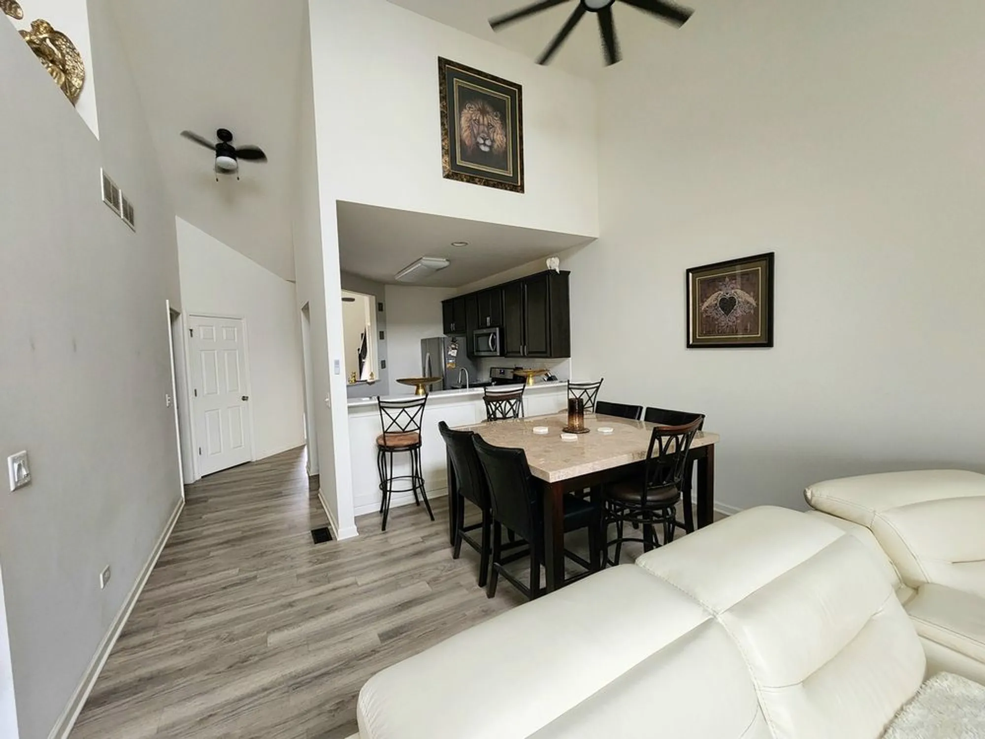 Property Slideshow image 6 of 29 | 2003 magenta ln, Algonquin, IL, 60102