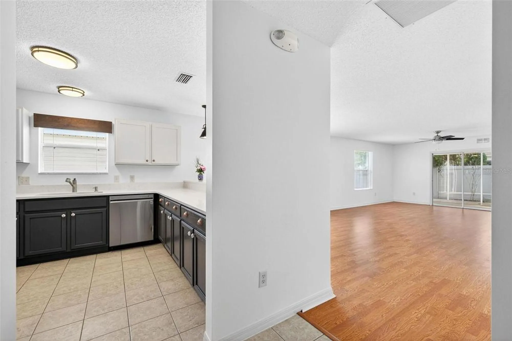 Property Slideshow image 9 of 57 | 2446 kenmore ln, The Villages, FL, 32162