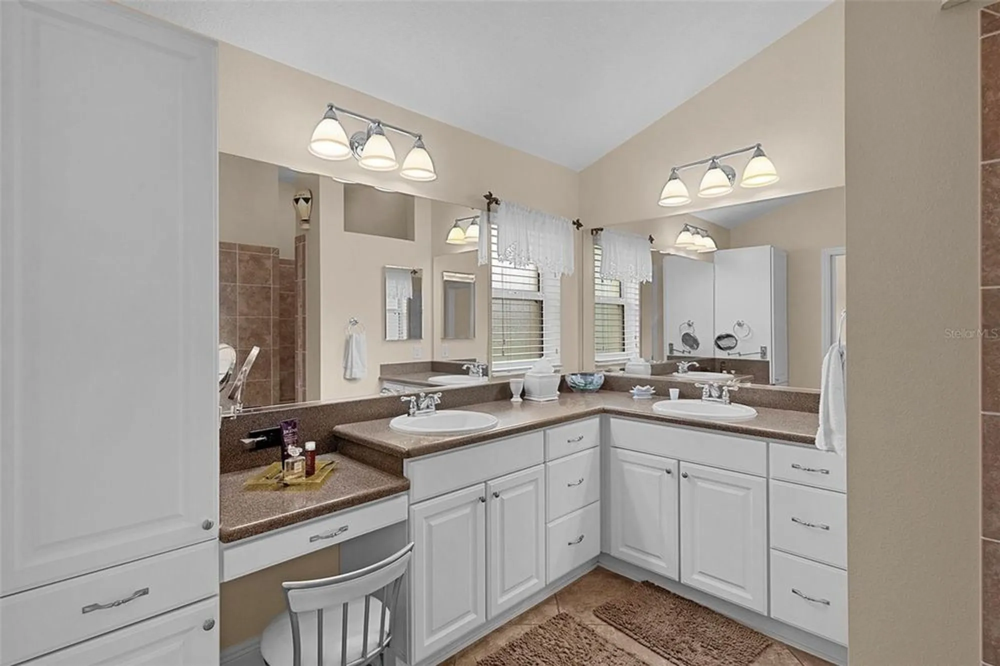 Property Slideshow image 23 of 63 | 859 chapman loop, The Villages, FL, 32162