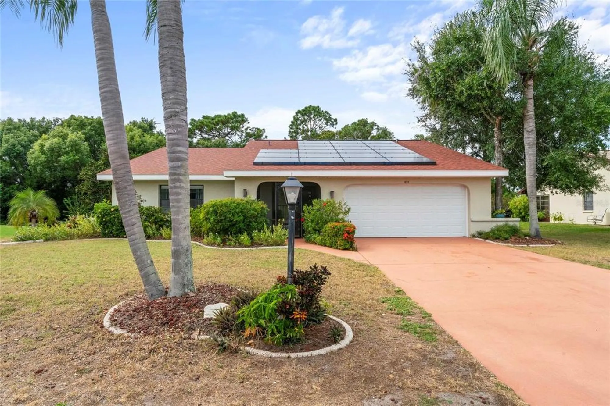 Property Slideshow image 1 of 52 | 1817 new bedford dr, Sun City Center, FL, 33573