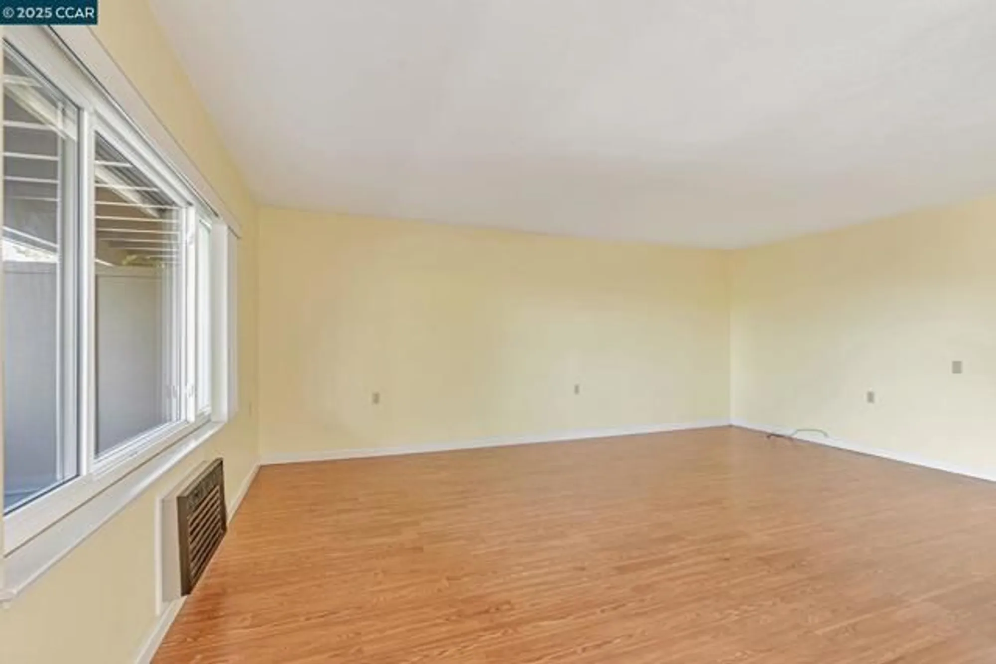 Property Slideshow image 8 of 30 | 1909 skycrest dr 2, Walnut Creek, CA, 94595