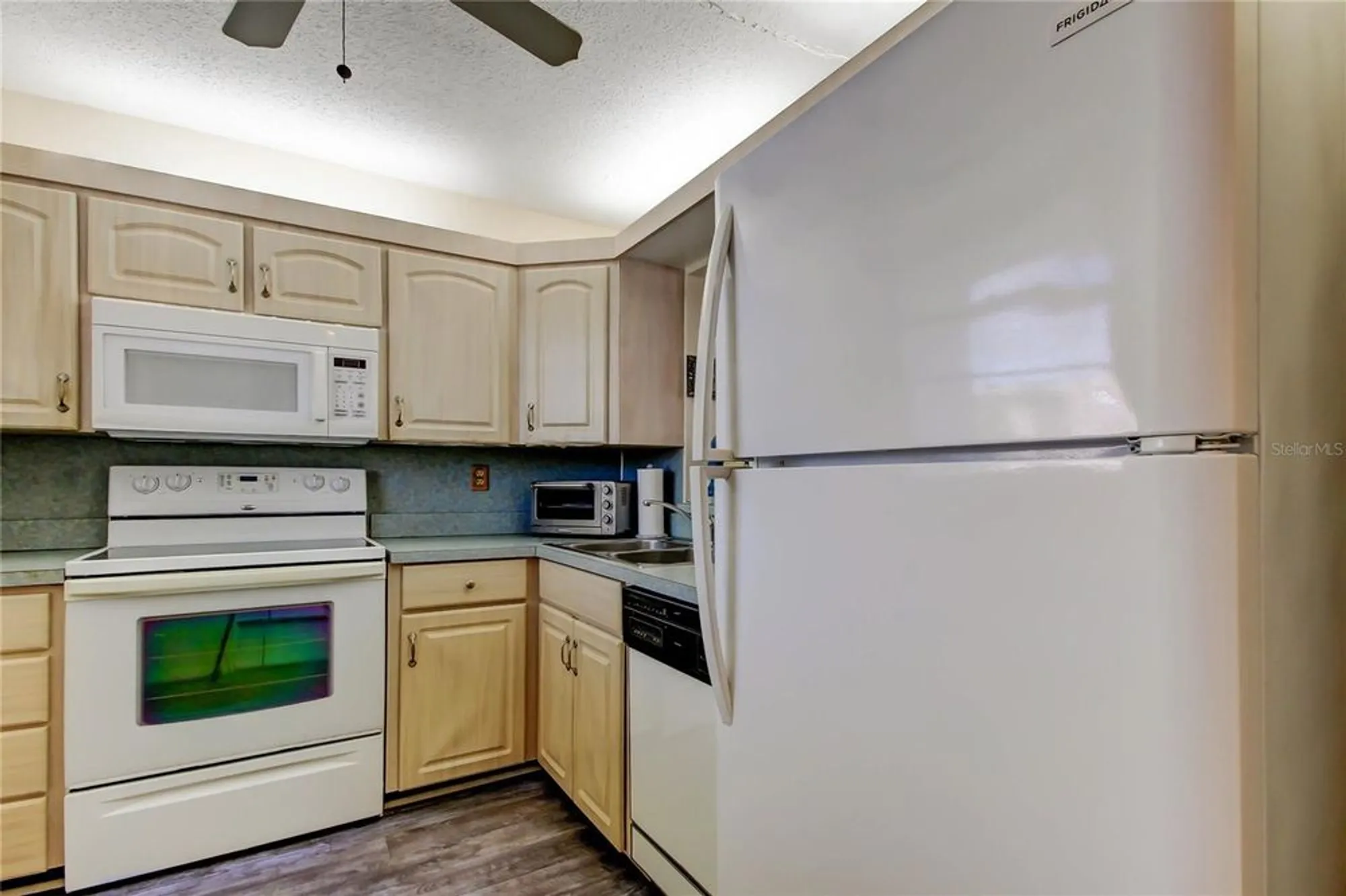 Property Slideshow image 28 of 45 | 7425 bay island dr 203, South Pasadena, FL, 33707