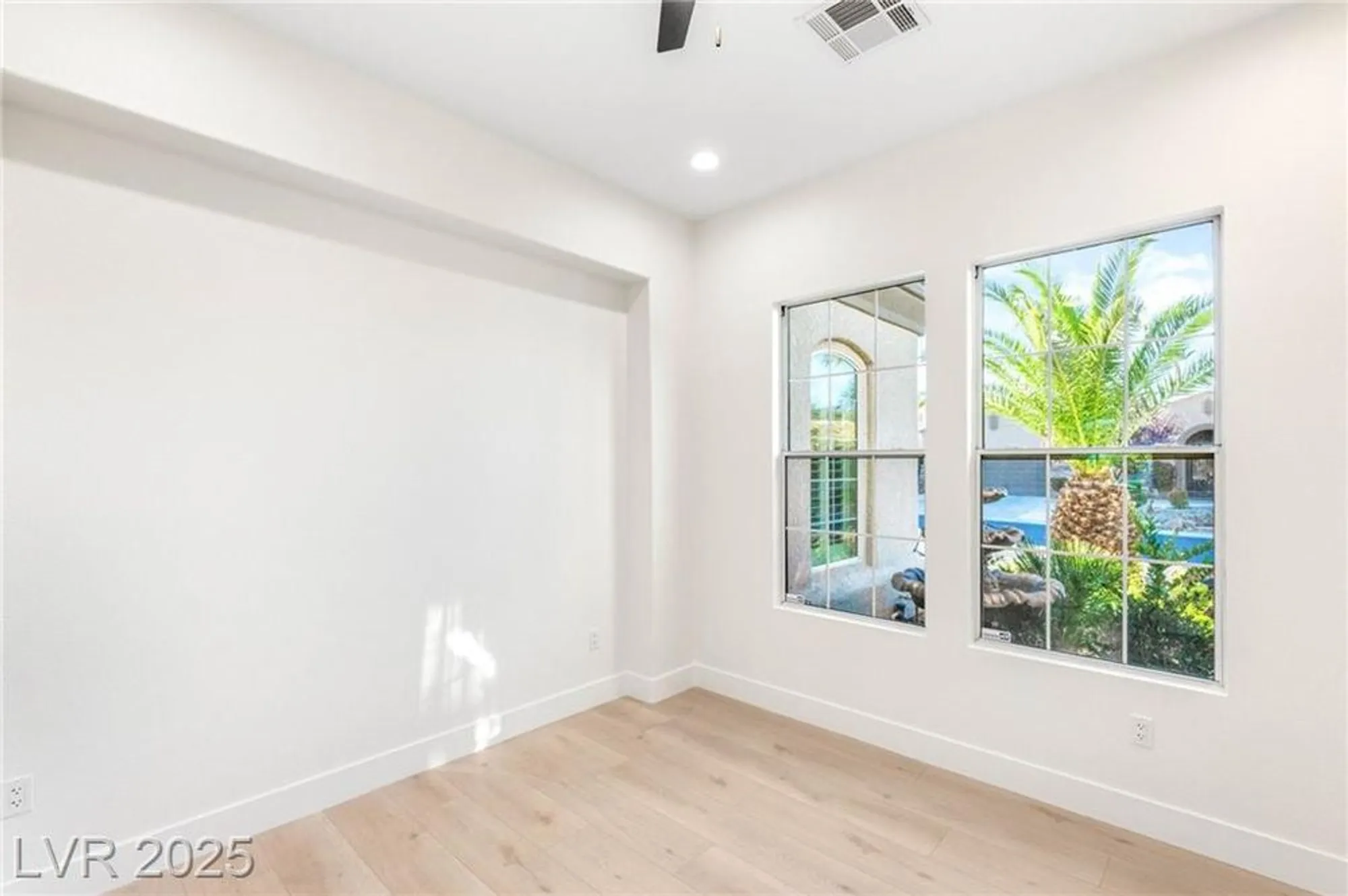 Property Slideshow image 42 of 66 | 4754 riva de romanza st, Las Vegas, NV, 89135