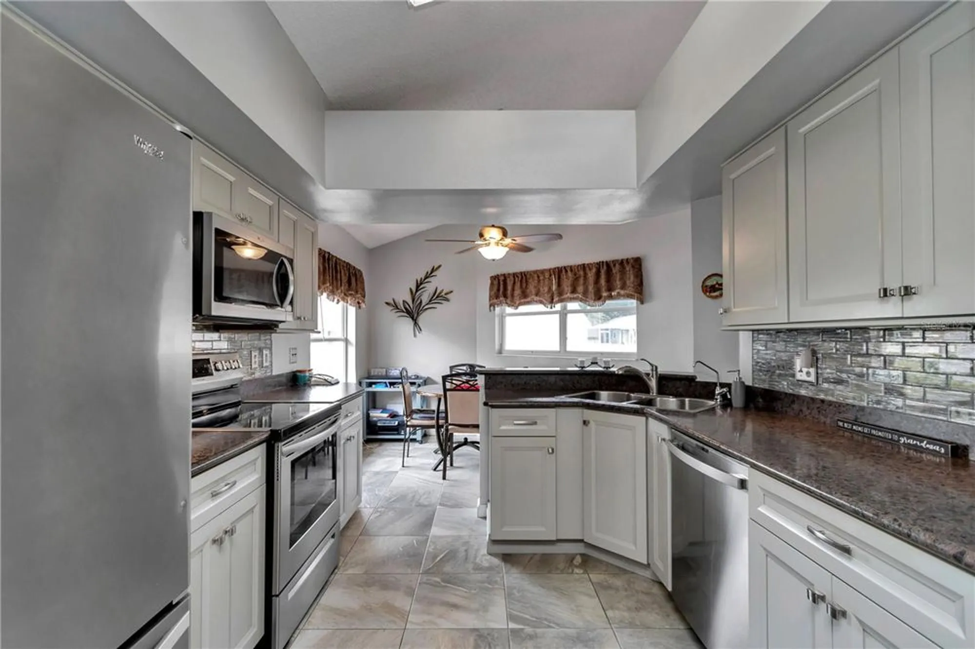 Property Slideshow image 11 of 39 | 9152 sw 91st cir, Ocala, FL, 34481