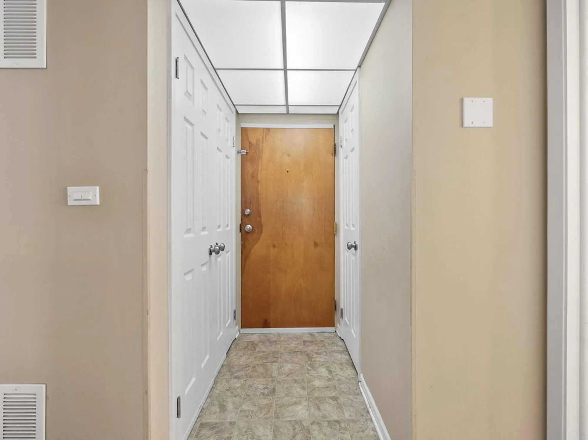 Property Slideshow image 11 of 25 | 5540 walnut ave apt 33a, Downers Grove, IL, 60515