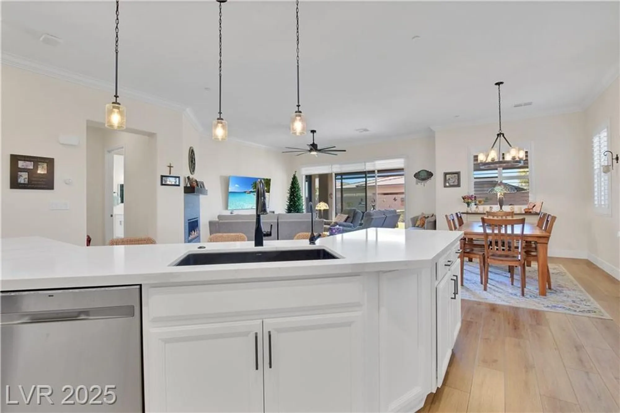 Property Slideshow image 10 of 30 | 677 look lively ct, Henderson, NV, 89011