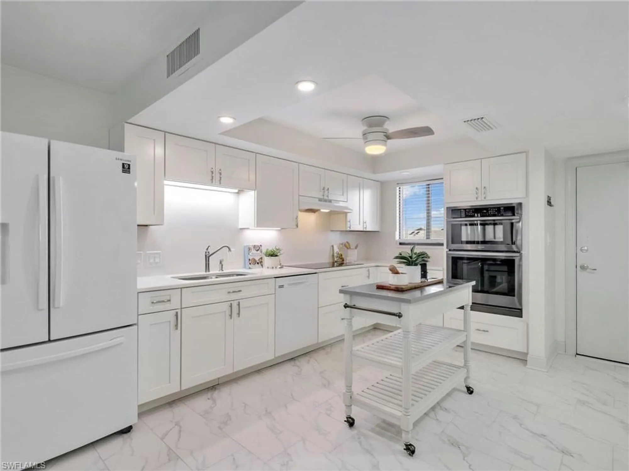 Property Slideshow image 13 of 33 | 4260 se 20th pl apt 402, Cape Coral, FL, 33904