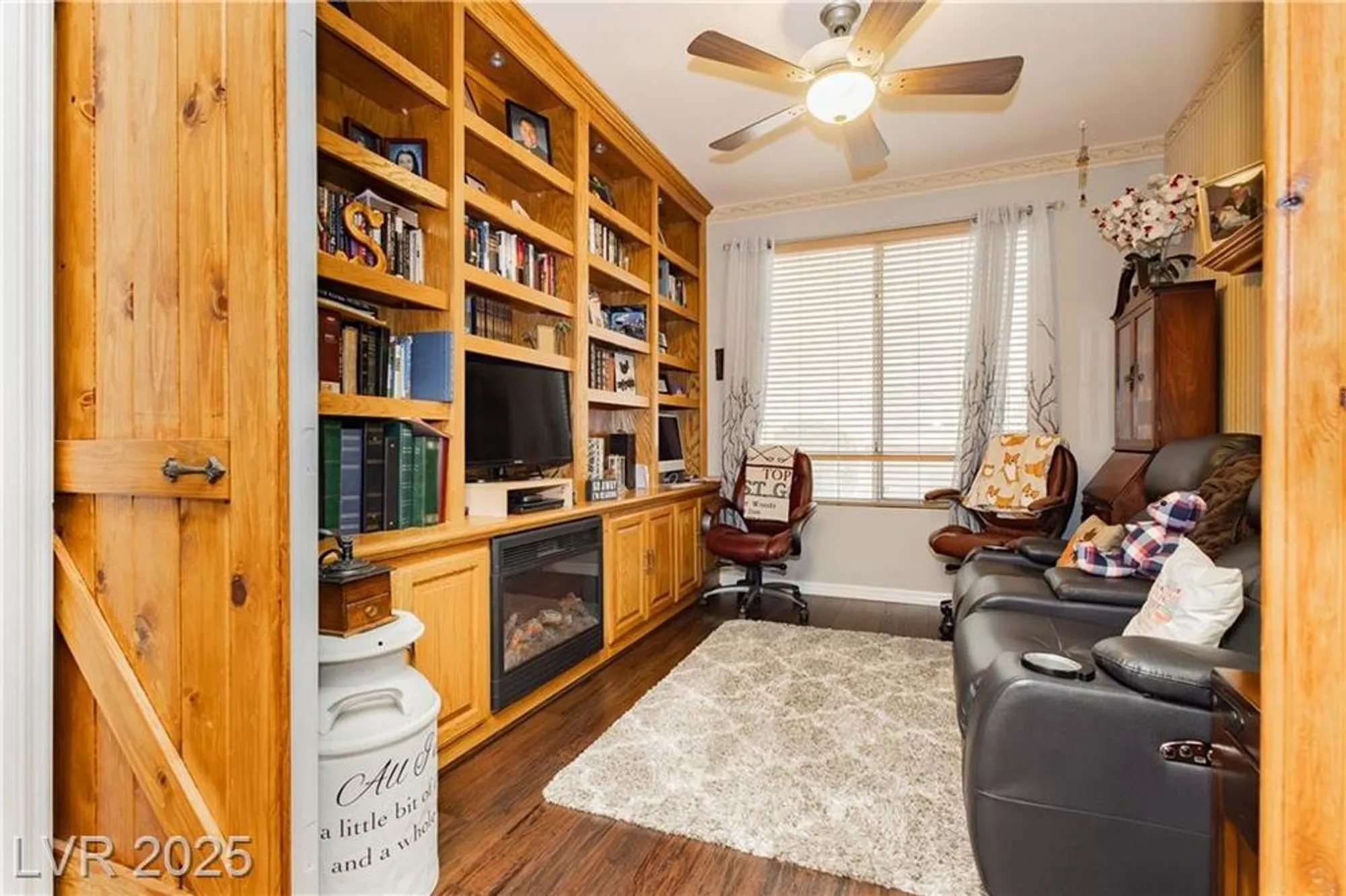 Property Slideshow image 33 of 45 | 10347 profeta ct, Las Vegas, NV, 89135