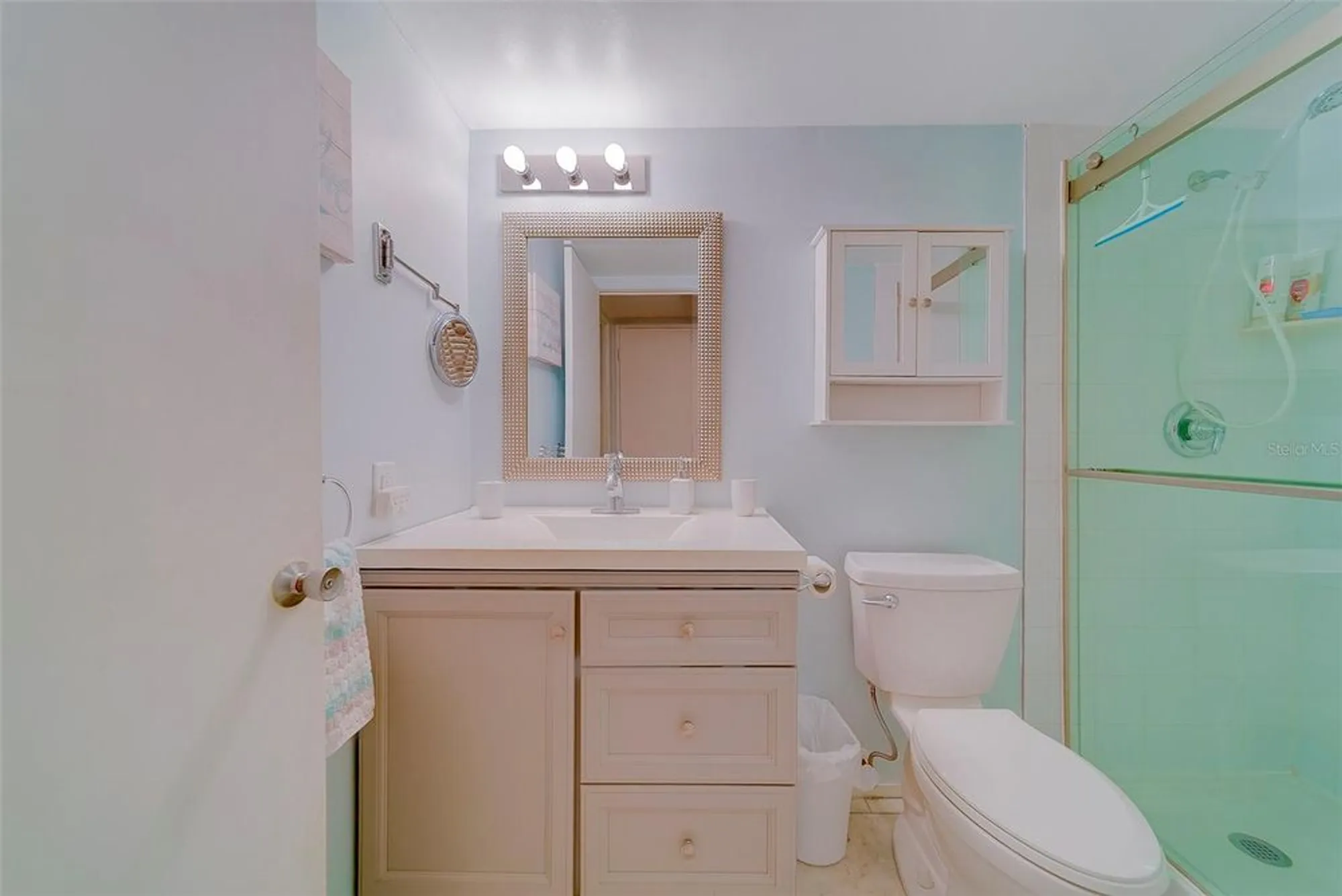 Property Slideshow image 24 of 55 | 2433 brazilia dr apt 5, Clearwater, FL, 33763