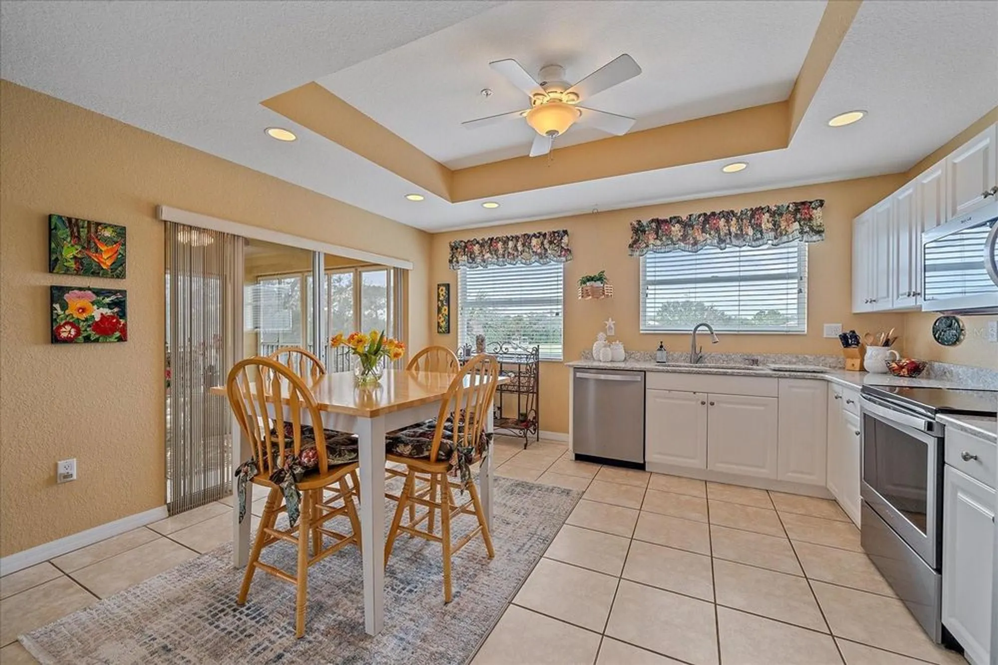 Property Slideshow image 11 of 44 | 6334 grand oak cir 201, Bradenton, FL, 34203