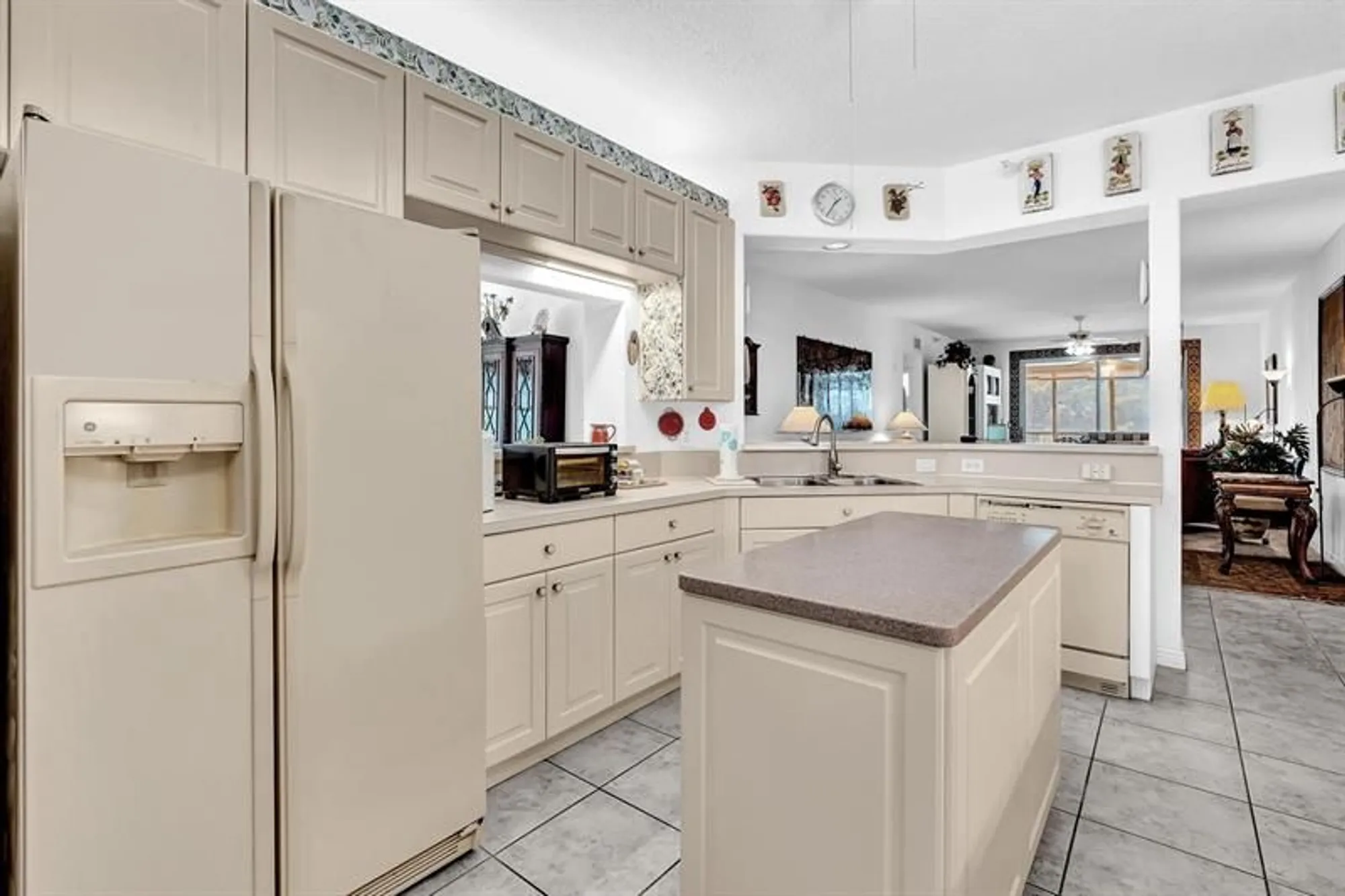Property Slideshow image 11 of 76 | 7715 southampton ter 301, Tamarac, FL, 33321