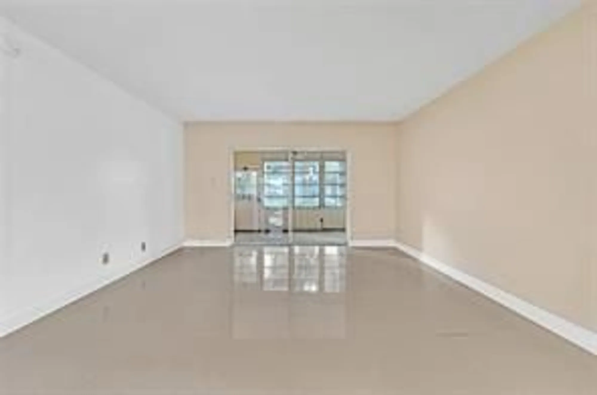 Property Slideshow image 18 of 43 | 7897 golf circle dr 112, Margate, FL, 33063