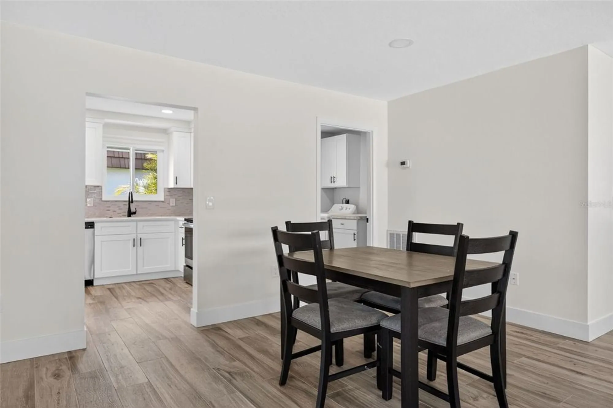 Property Slideshow image 10 of 34 | 2733 riverbluff pl v57, Sarasota, FL, 34231