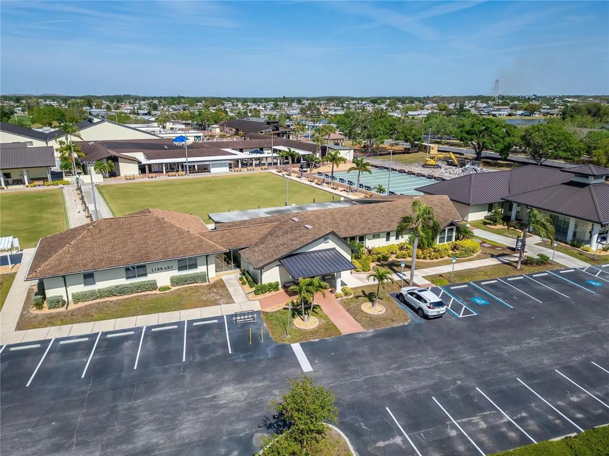 Property Slideshow image 72 of 81 | 334 northway dr, Sun City Center, FL, 33573