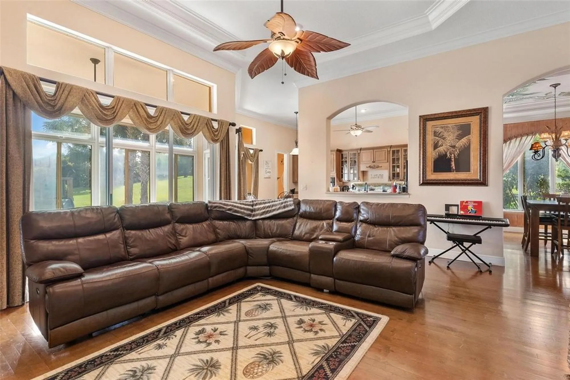 Property Slideshow image 9 of 47 | 38800 harborwoods pl, Lady Lake, FL, 32159