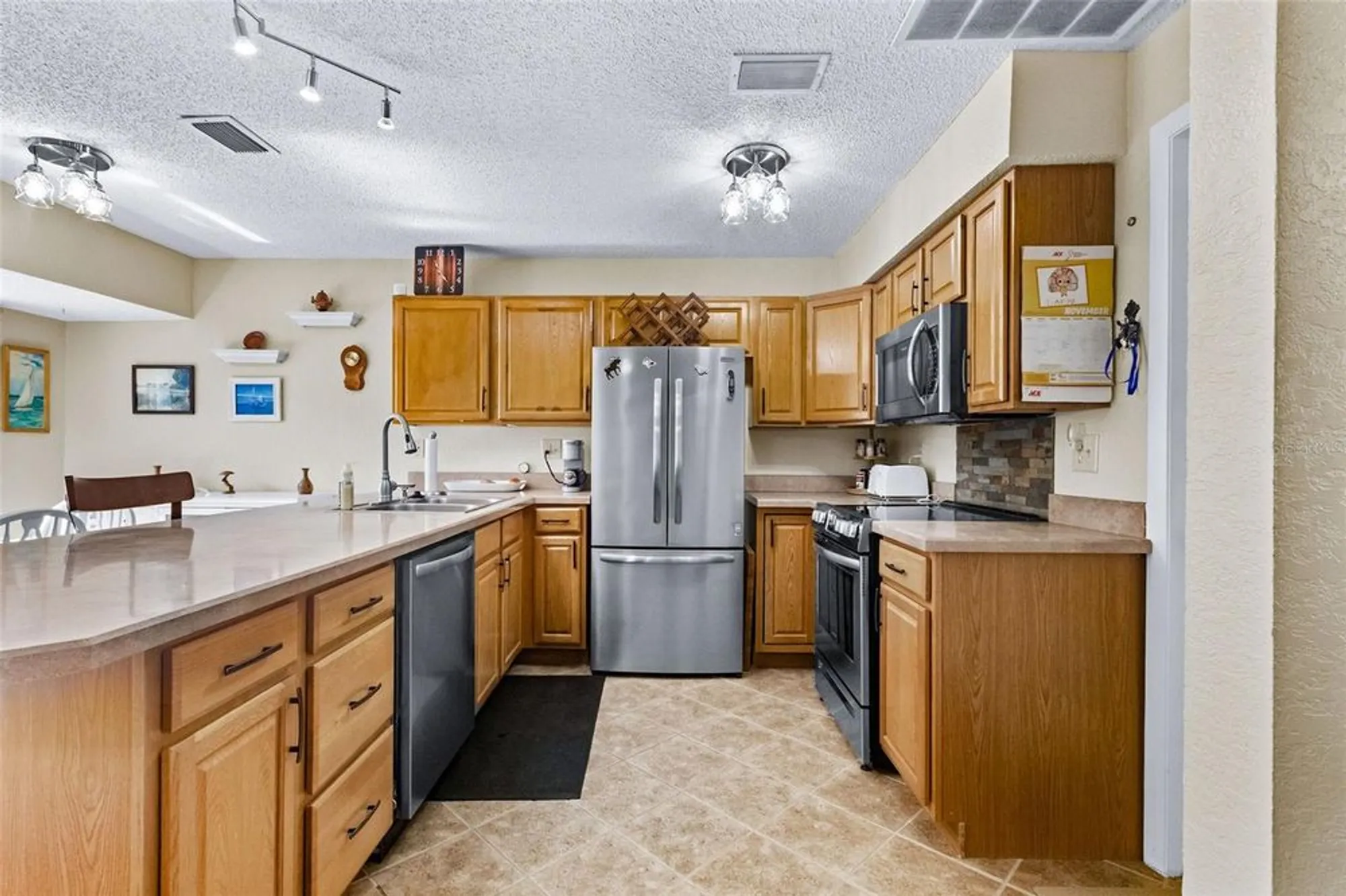 Property Slideshow image 9 of 37 | 1417 heather ridge blvd, Dunedin, FL, 34698