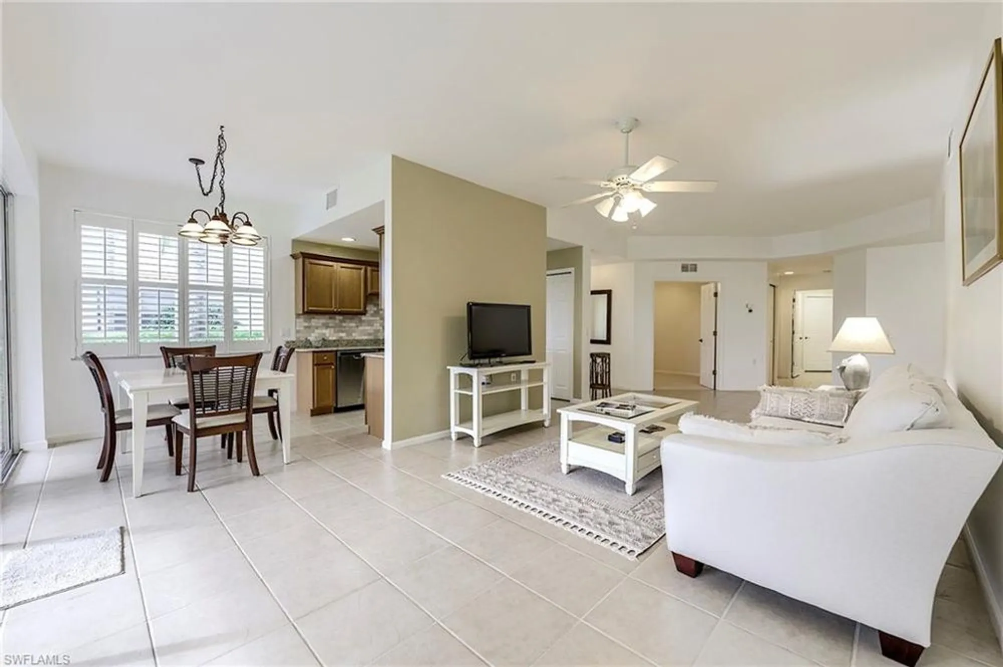 Property Slideshow image 17 of 50 | 3010 meandering way apt 102, Fort Myers, FL, 33905