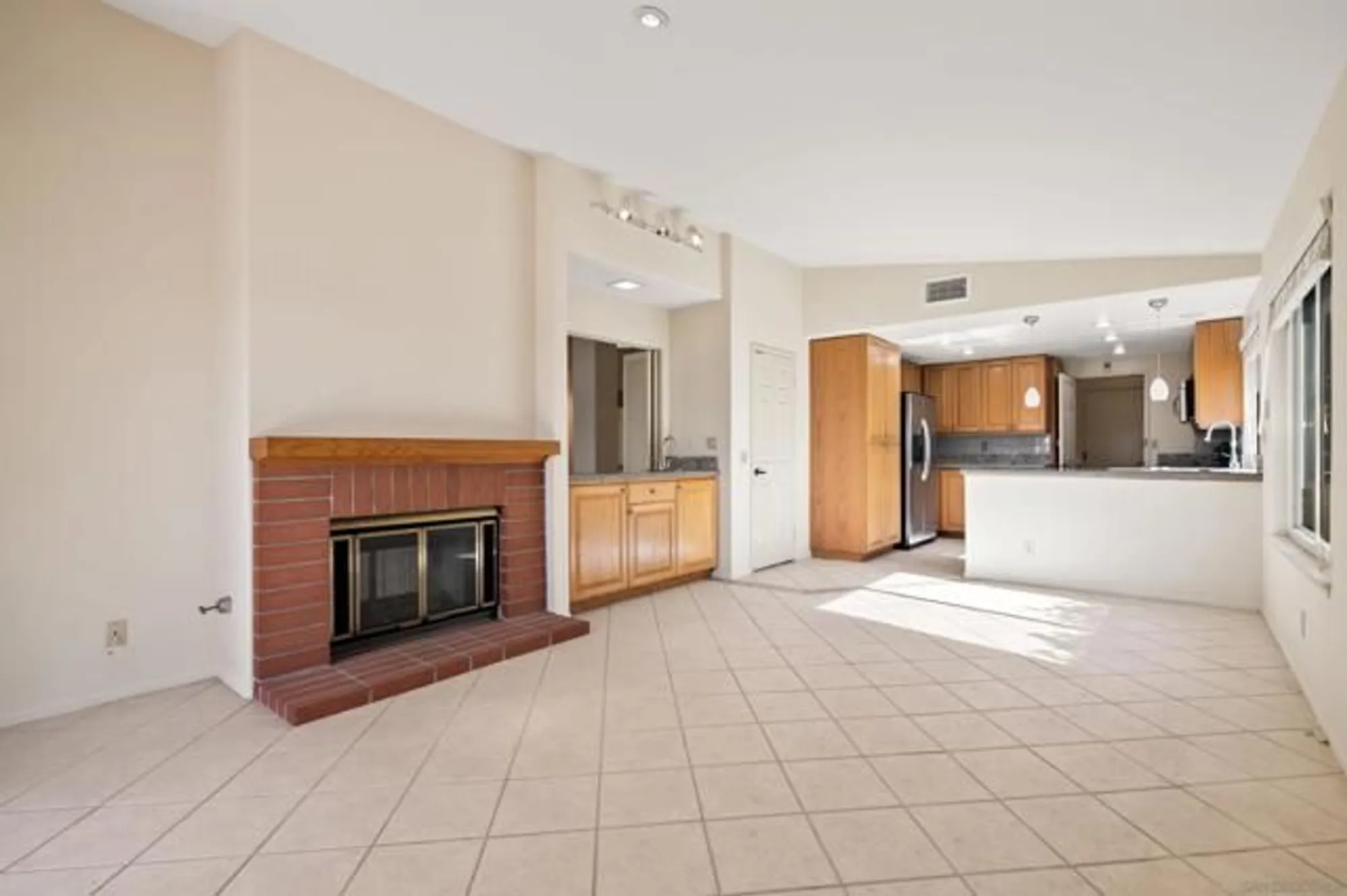Property Slideshow image 16 of 51 | 18113 calle estepona, San Diego, CA, 92128