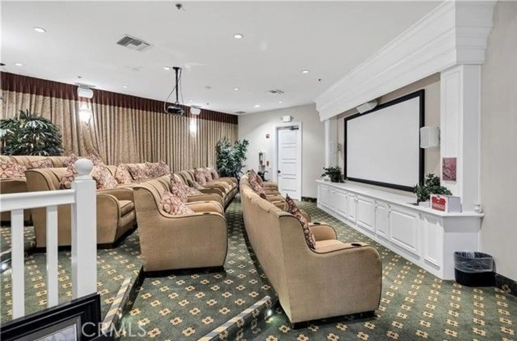 Property Slideshow image 11 of 26 | 240 glenview ln, Hemet, CA, 92545