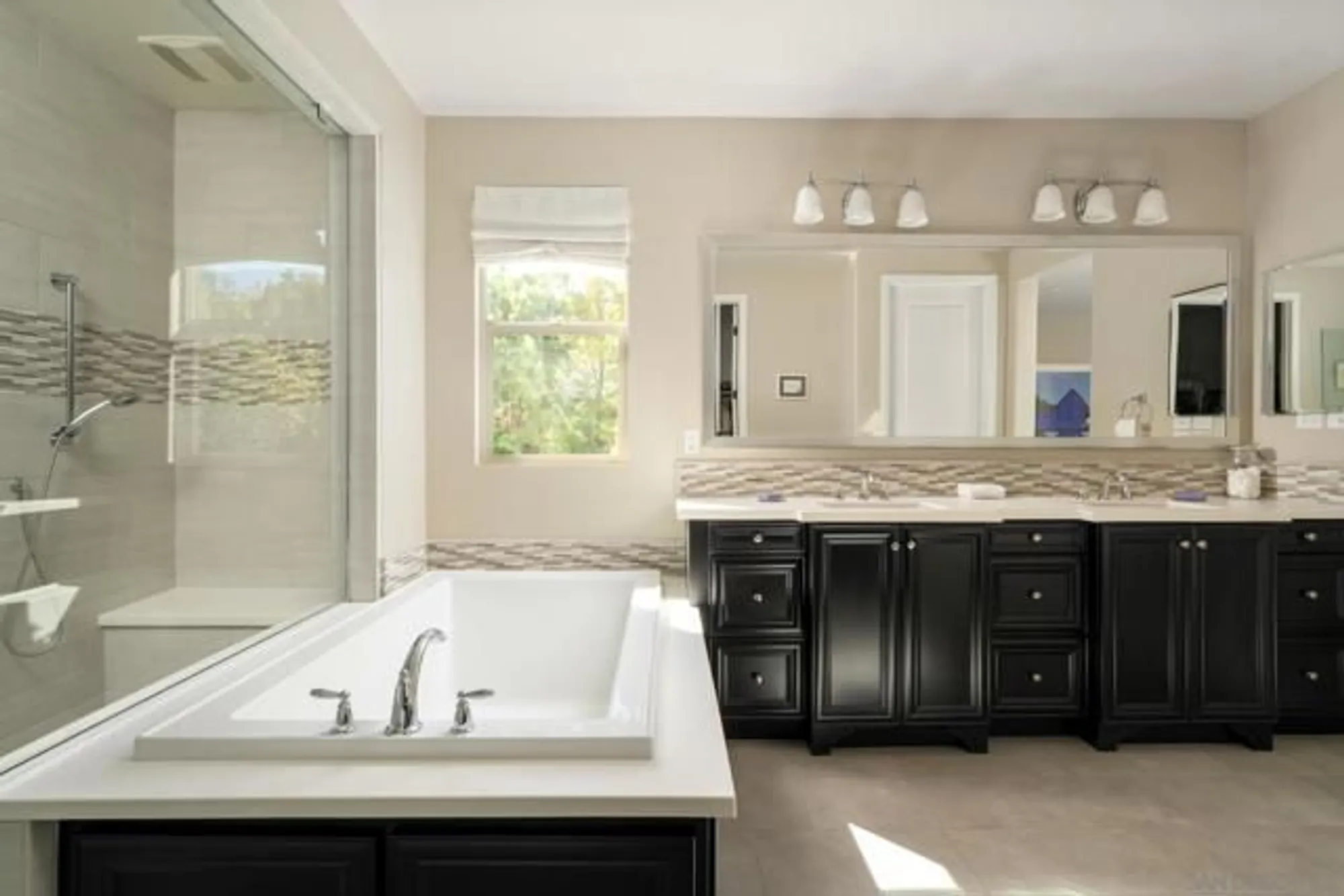 Property Slideshow image 19 of 41 | 7964 auberge cir, San Diego, CA, 92127