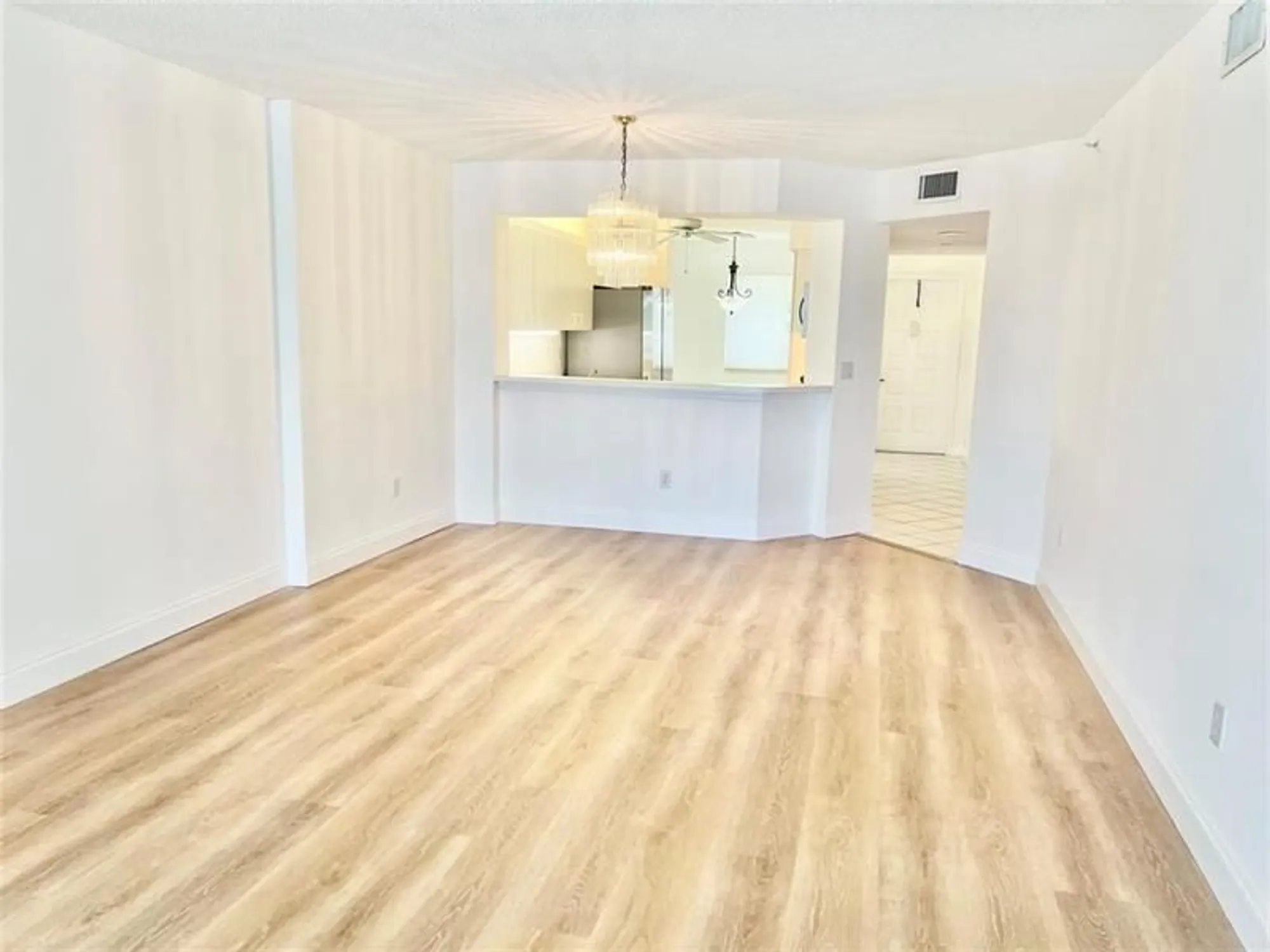 Property Slideshow image 9 of 23 | 9587 weldon cir apt b204, Tamarac, FL, 33321