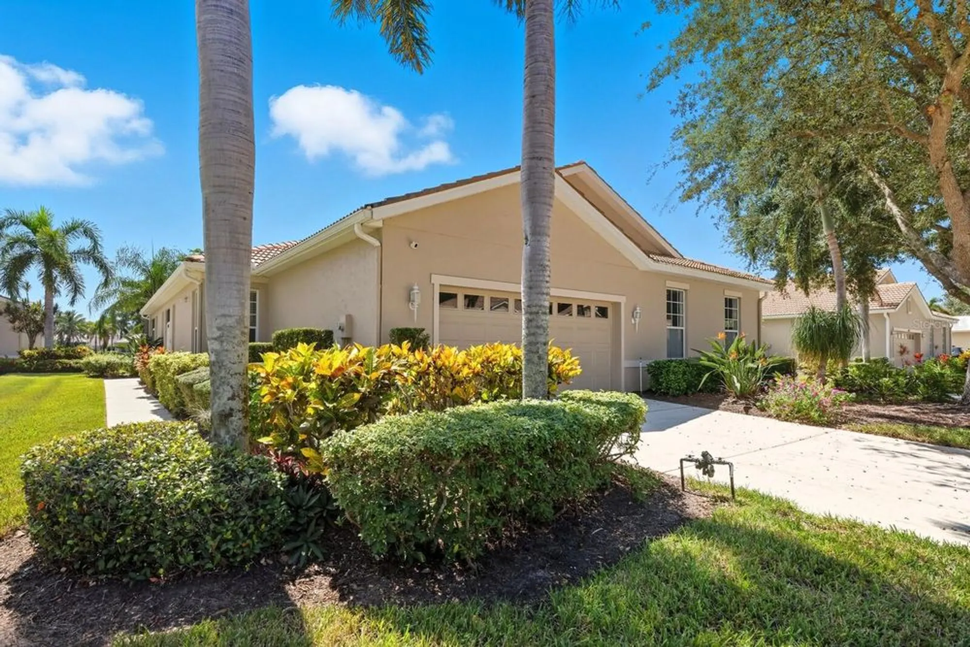 Property Slideshow image 2 of 50 | 4470 kariba lake ter, Sarasota, FL, 34243
