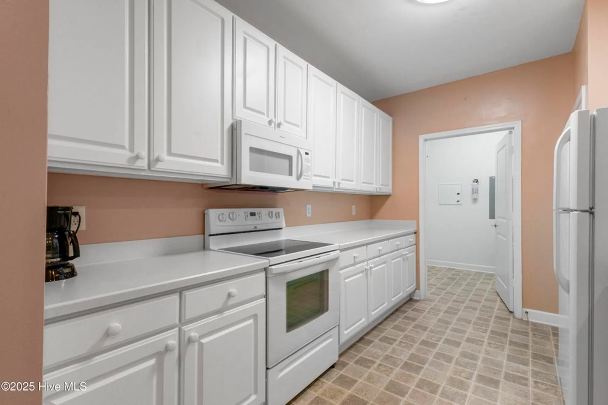 Property Slideshow image 8 of 37 | 395 s crow creek dr 1513, Calabash, NC, 28467