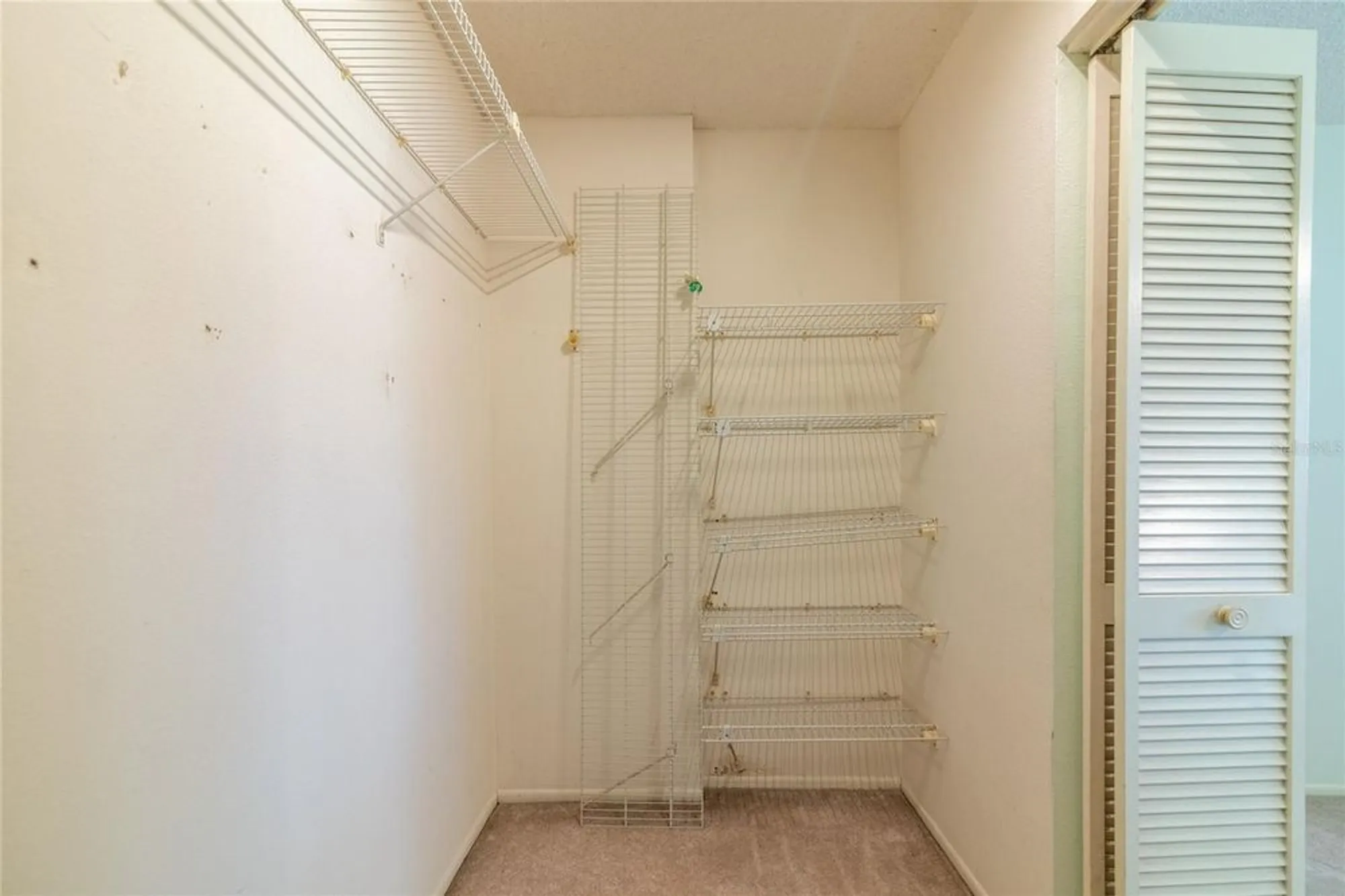 Property Slideshow image 22 of 32 | 2502 laurelwood dr # 3b, Clearwater, FL, 33763