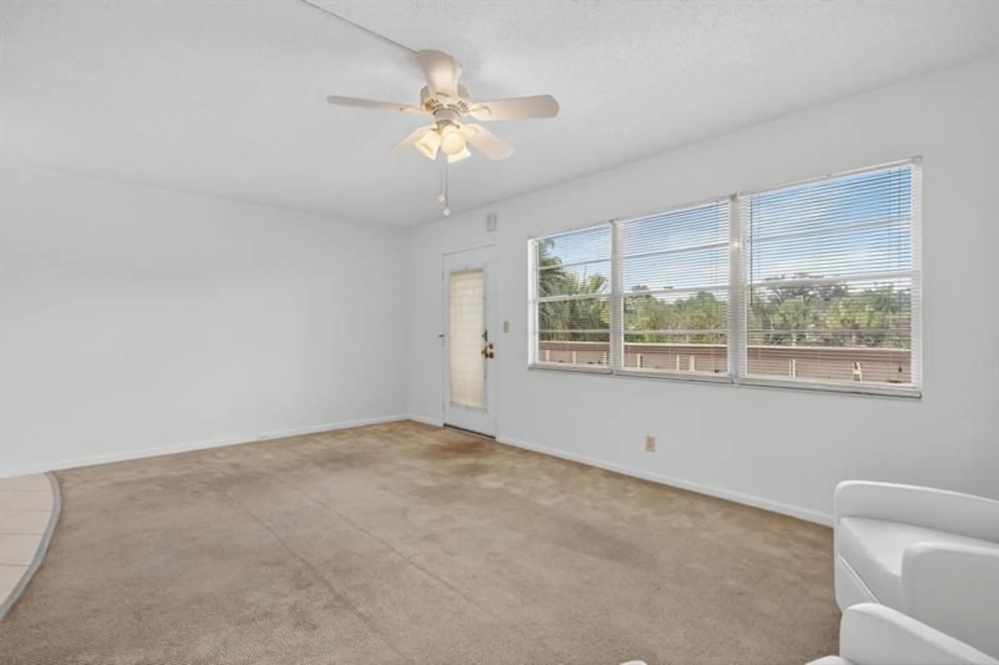 Property Slideshow image 4 of 60 | 2401 antigua cir e3, Coconut Creek, FL, 33066