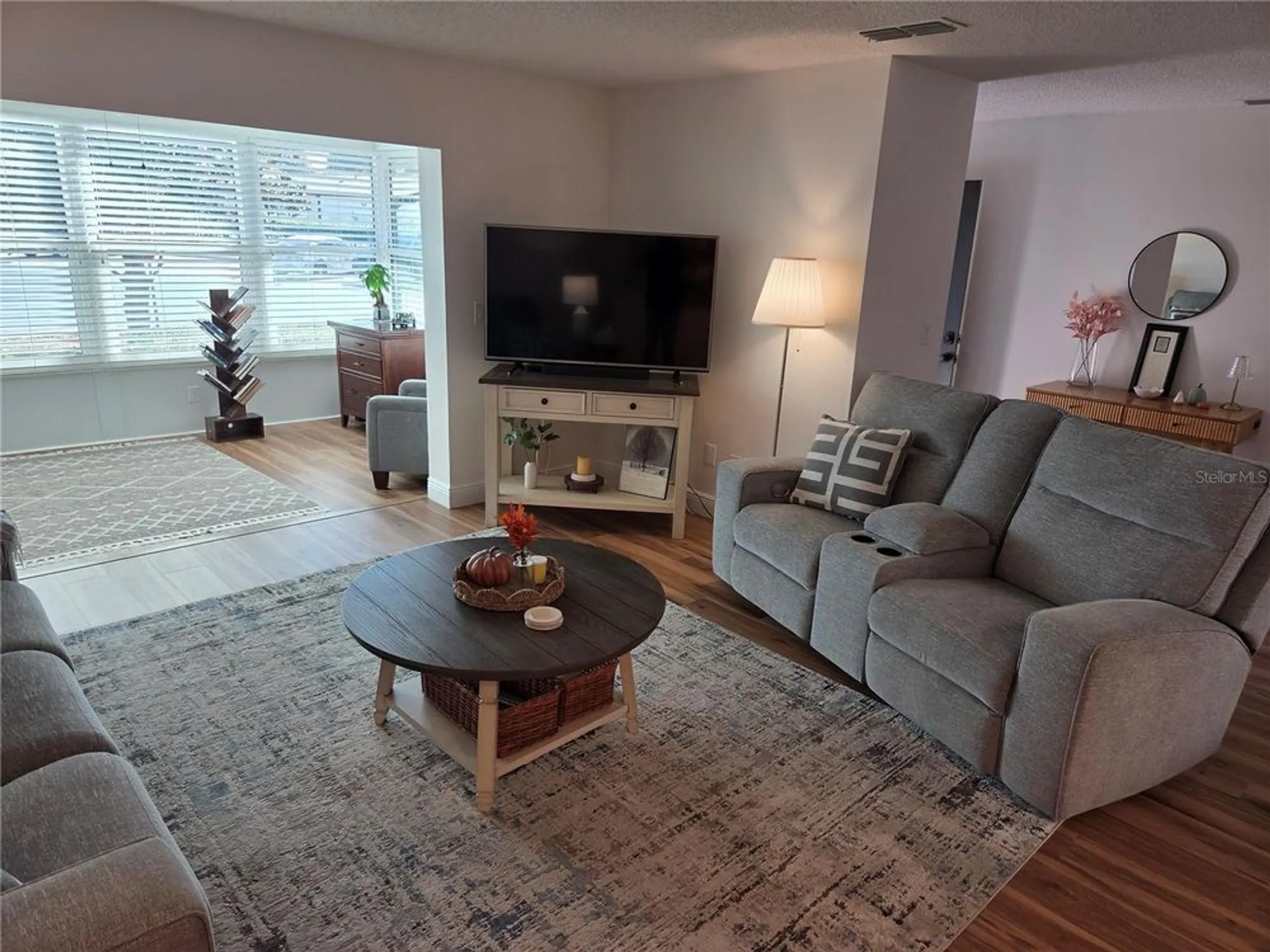 Property Slideshow image 7 of 43 | 1342 stonehaven ln, Dunedin, FL, 34698