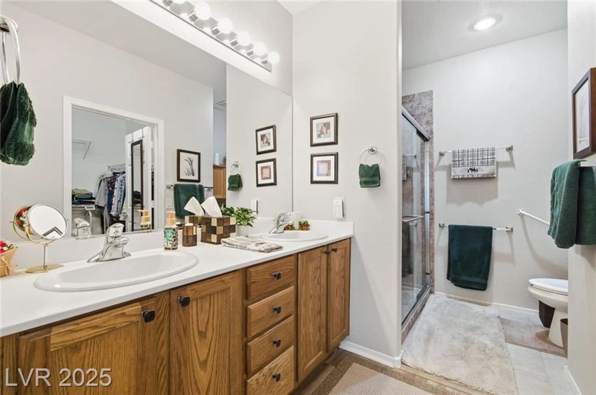 Property Slideshow image 13 of 19 | 3525 herring gull ln, North Las Vegas, NV, 89084