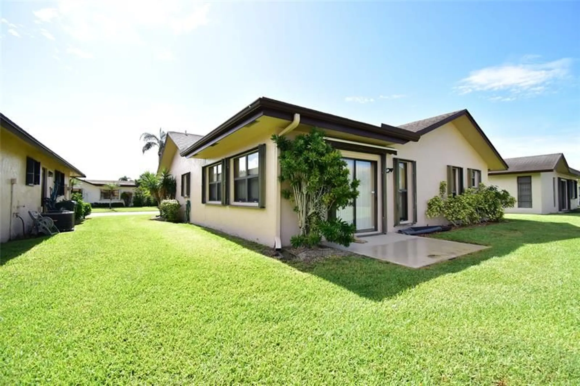 Property Slideshow image 23 of 30 | 3305 silver buttonwood dr, Greenacres, FL, 33463