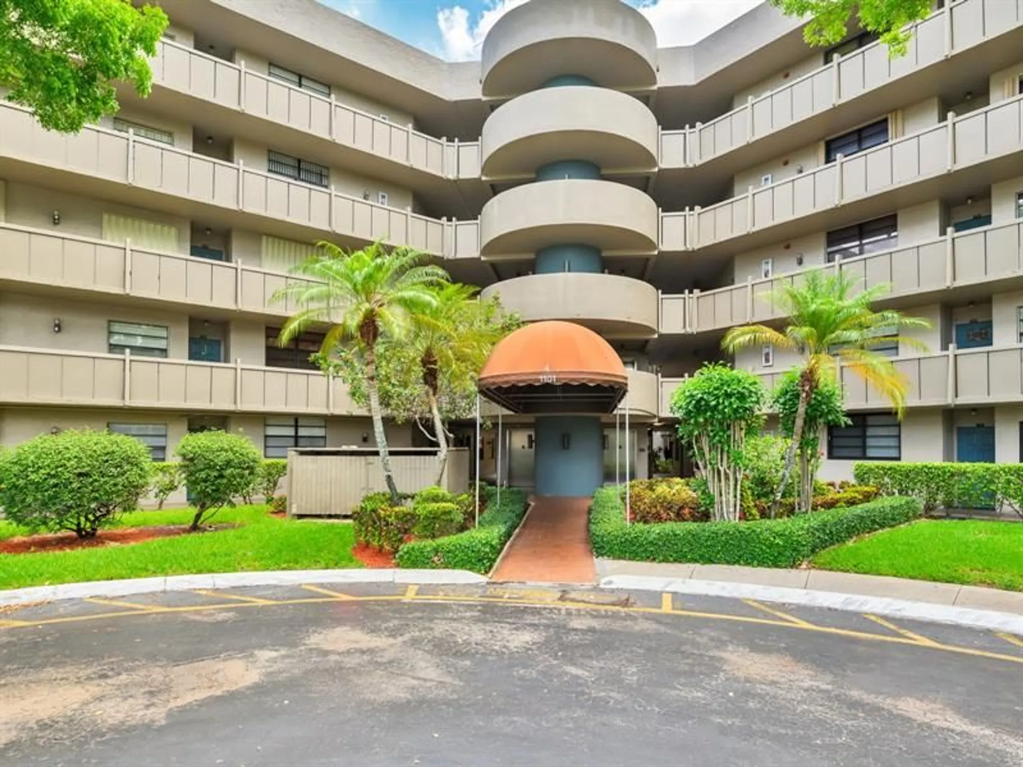 Property Slideshow image 6 of 51 | 1101 colony point cir 422, Pembroke Pines, FL, 33026