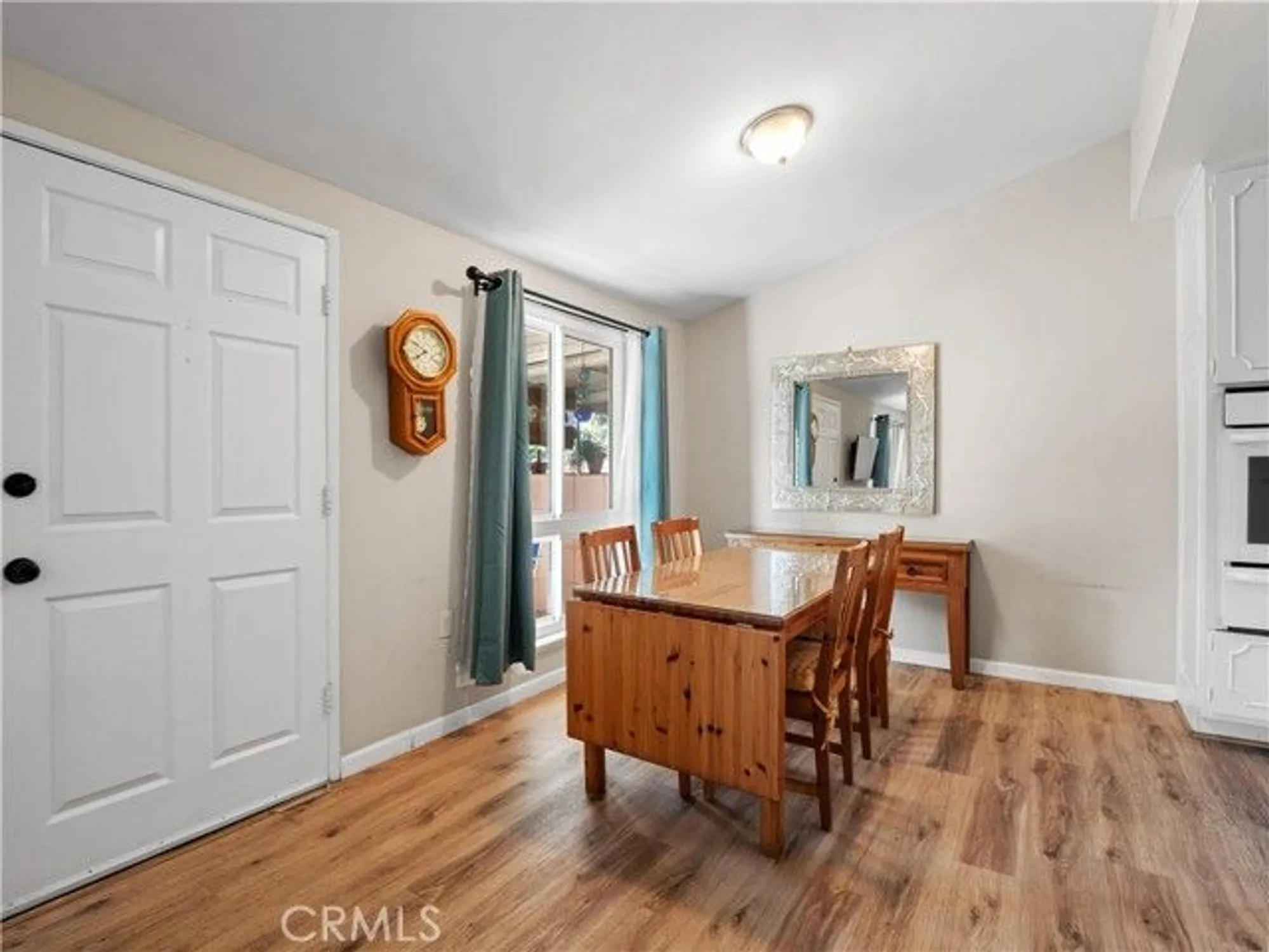 Property Slideshow image 5 of 31 | 19126 avenue of the oaks c, Newhall, CA, 91321